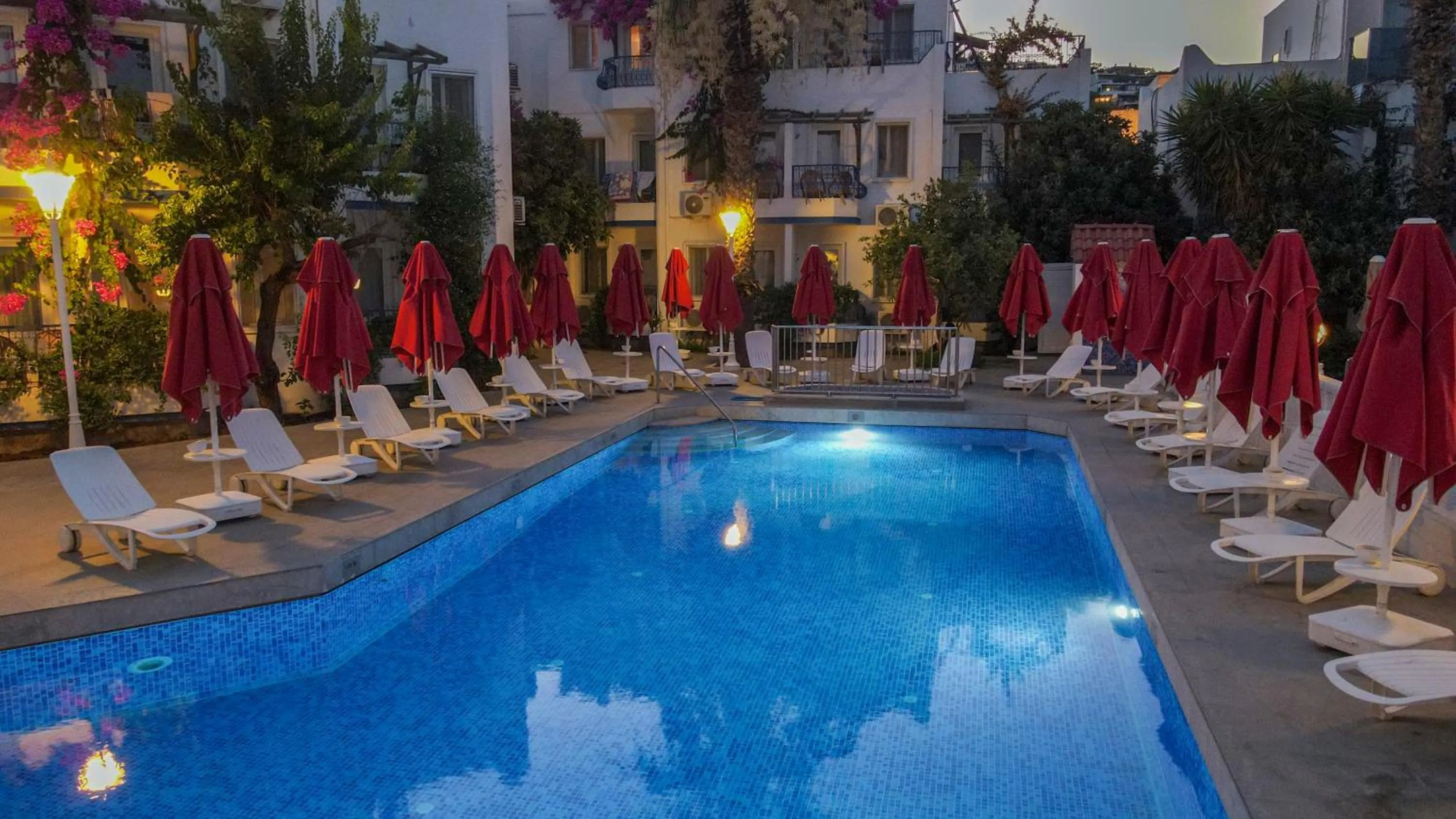 Swimming pool in Serhan Hotel