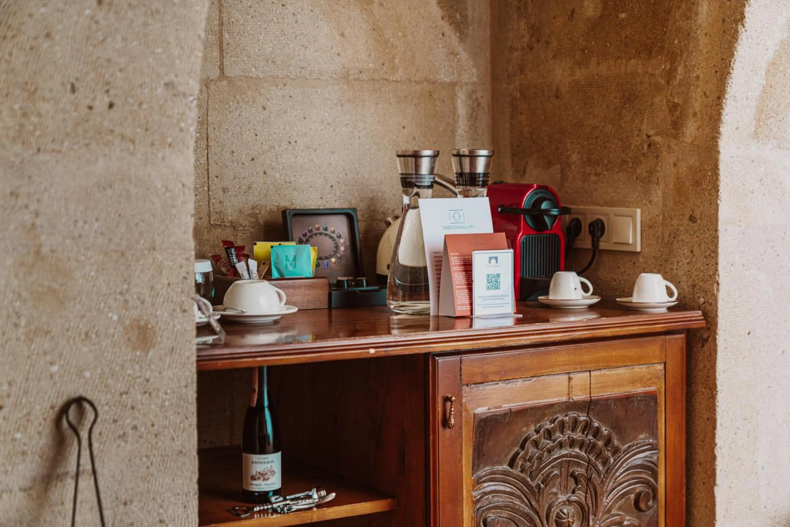 Photo of the whole room in Taskonaklar