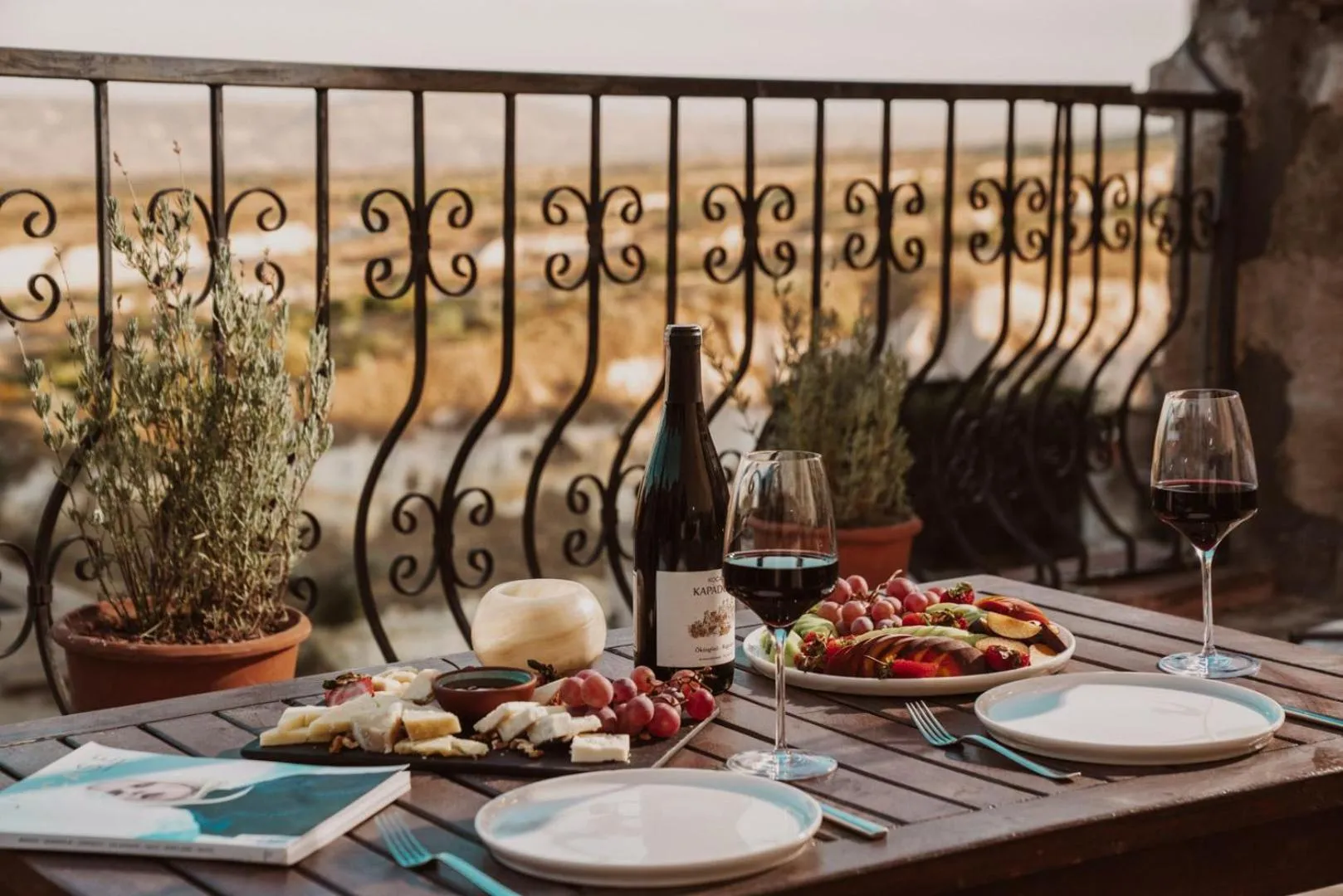 Photo of the whole room in Taskonaklar