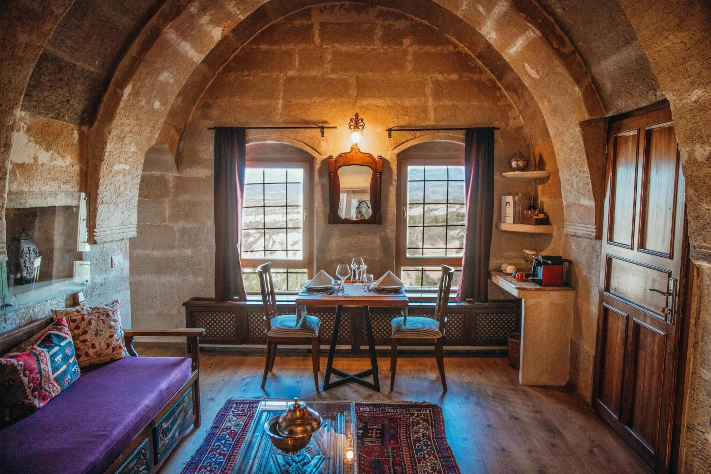 Photo of the whole room in Taskonaklar