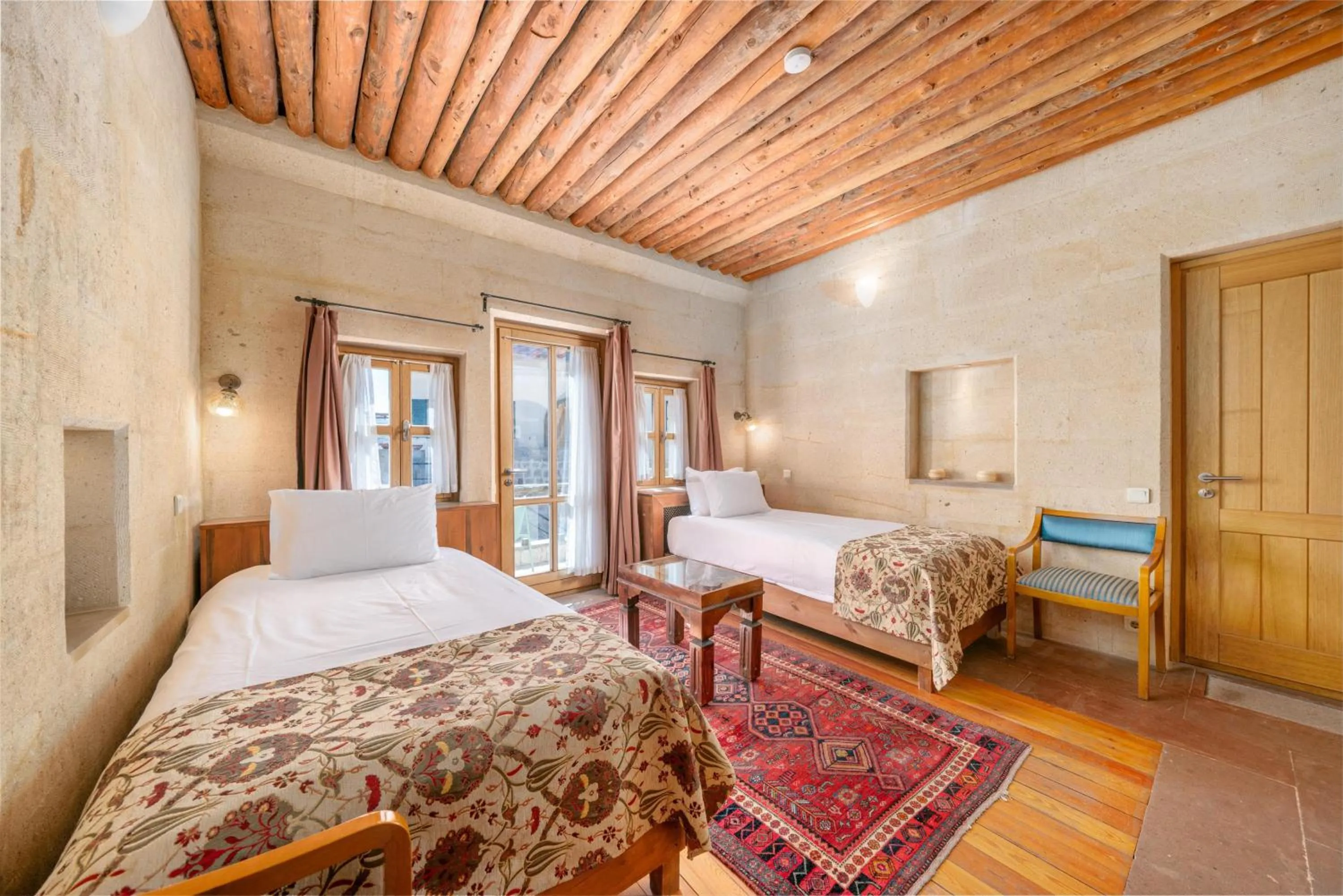 Photo of the whole room, Bed in Taskonaklar