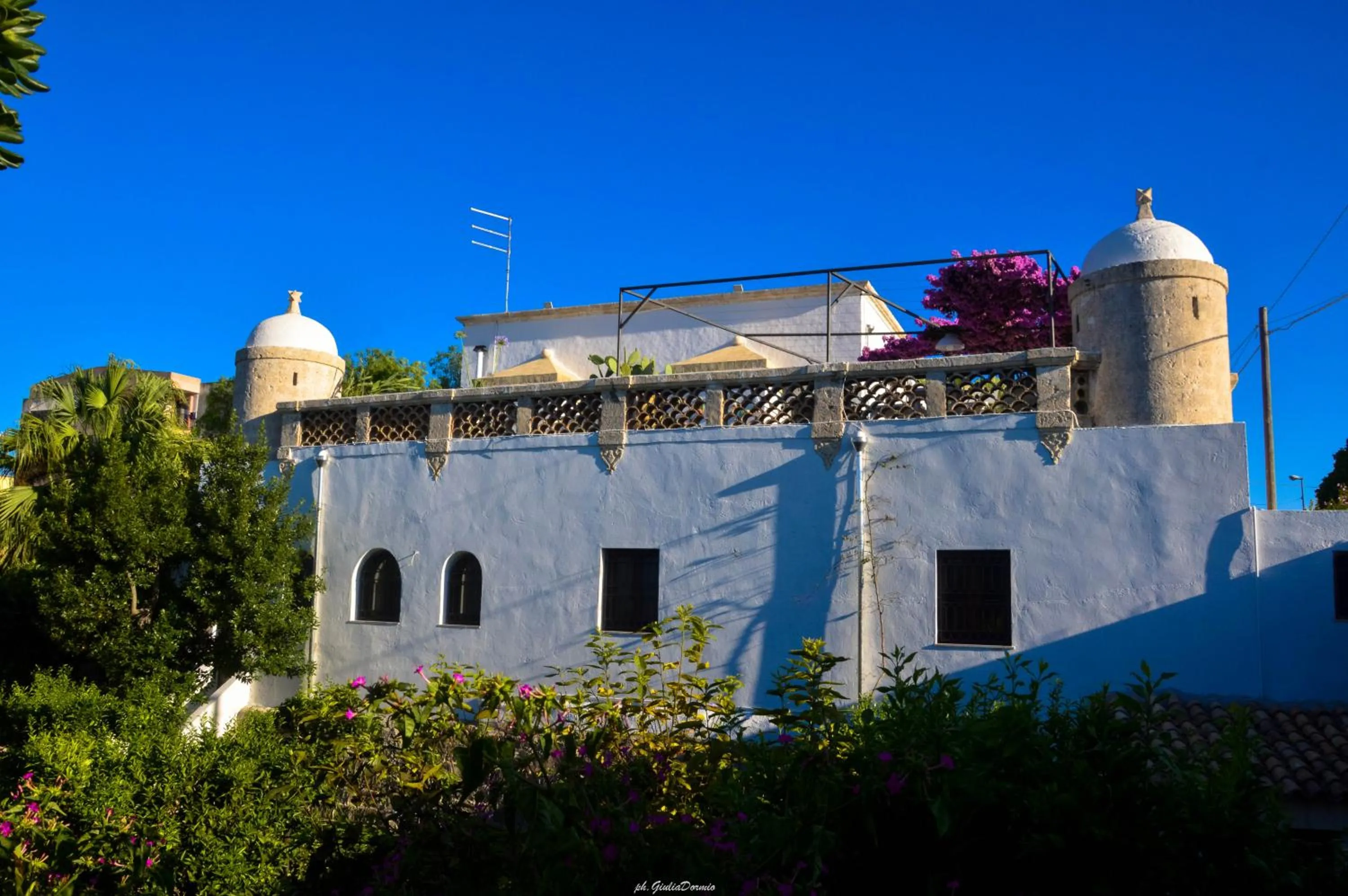 Property building in Le Garitte