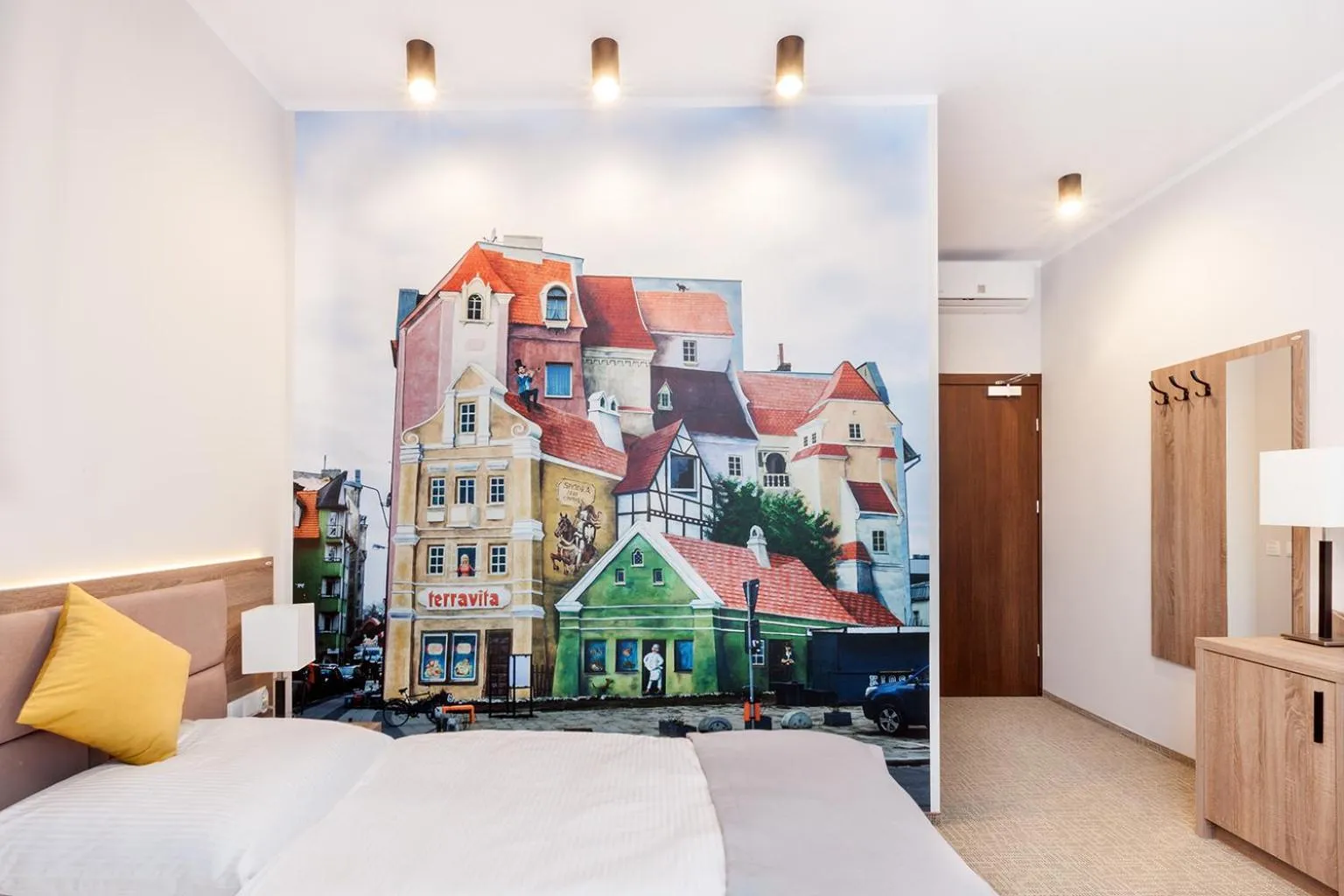 Photo of the whole room, Bed in Meet Poznań Hotel
