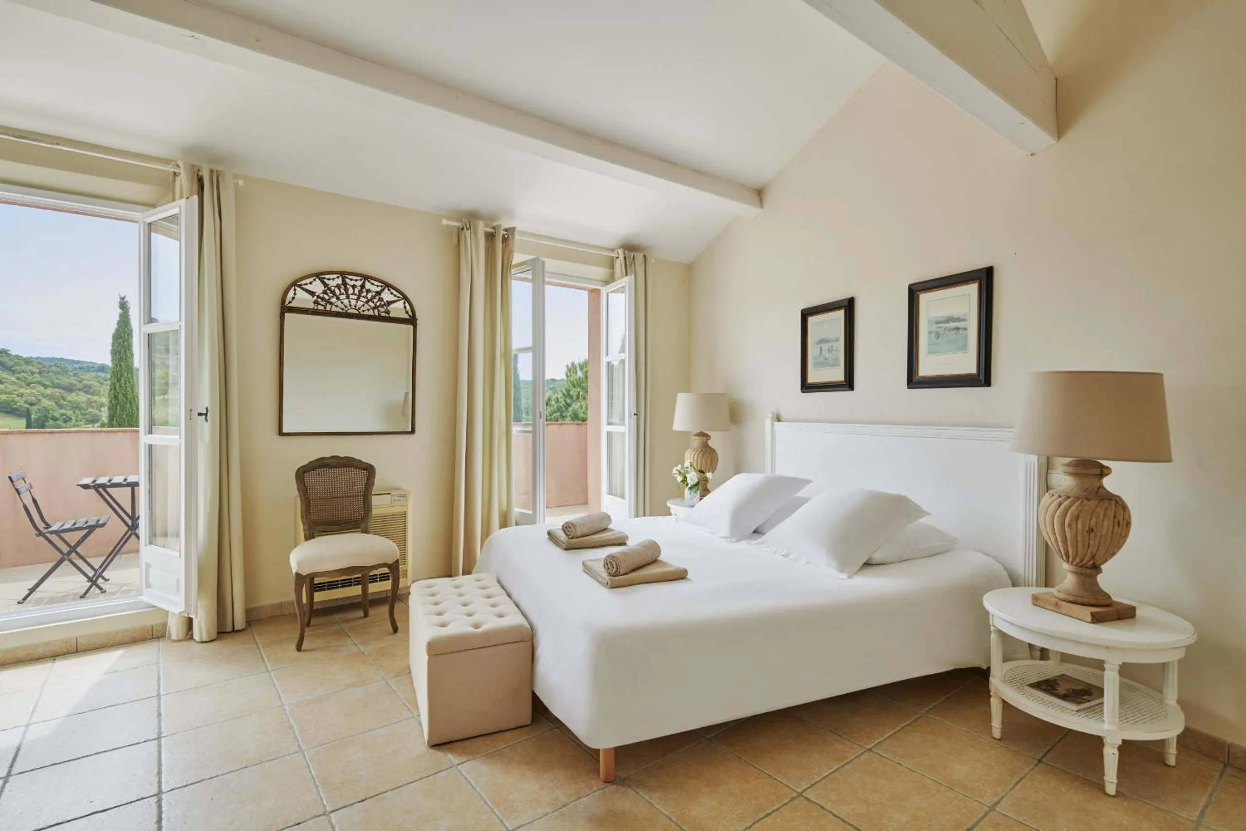 Bed in Saint-Tropez Golf Residences