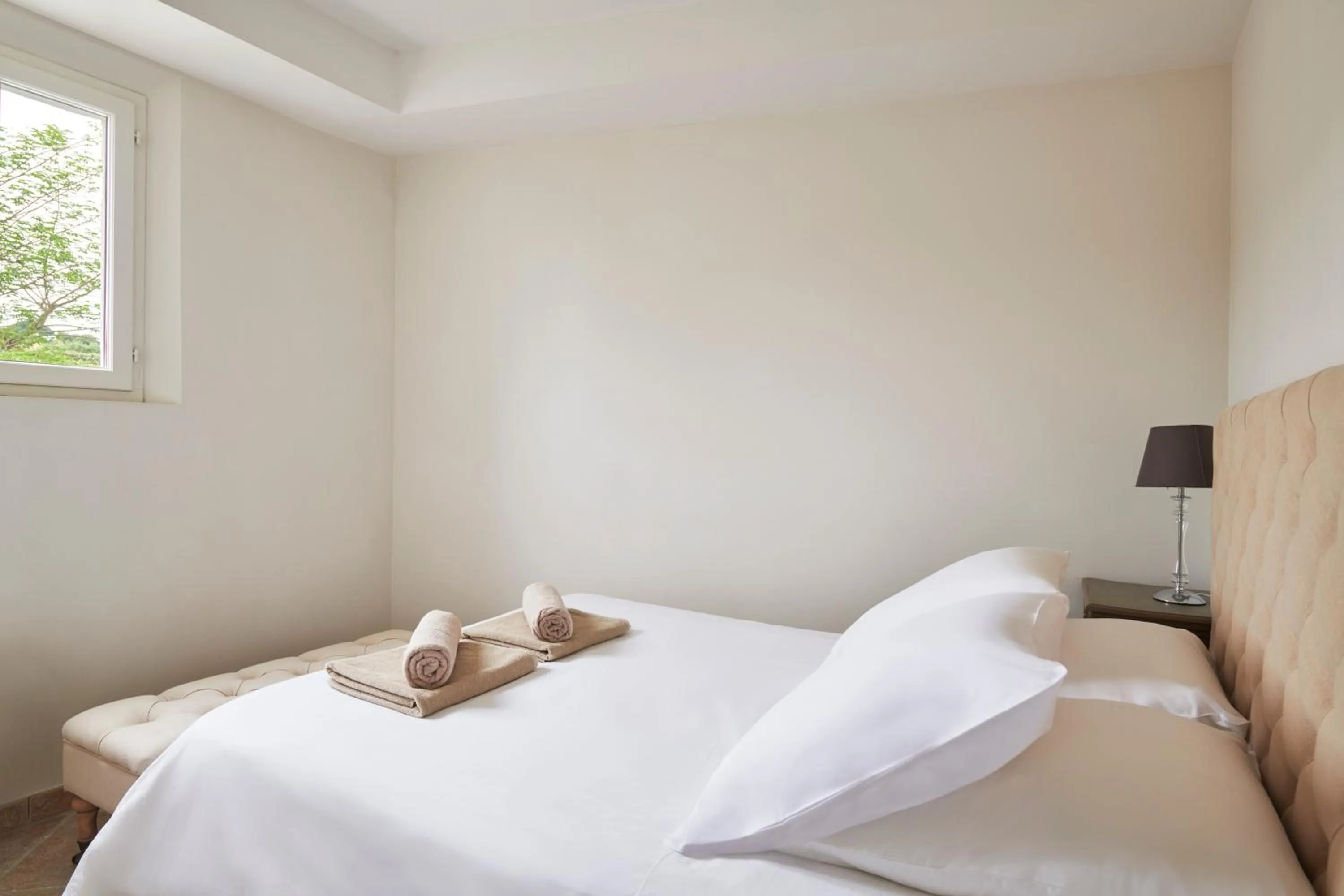 Bedroom, Bed in Saint-Tropez Golf Residences