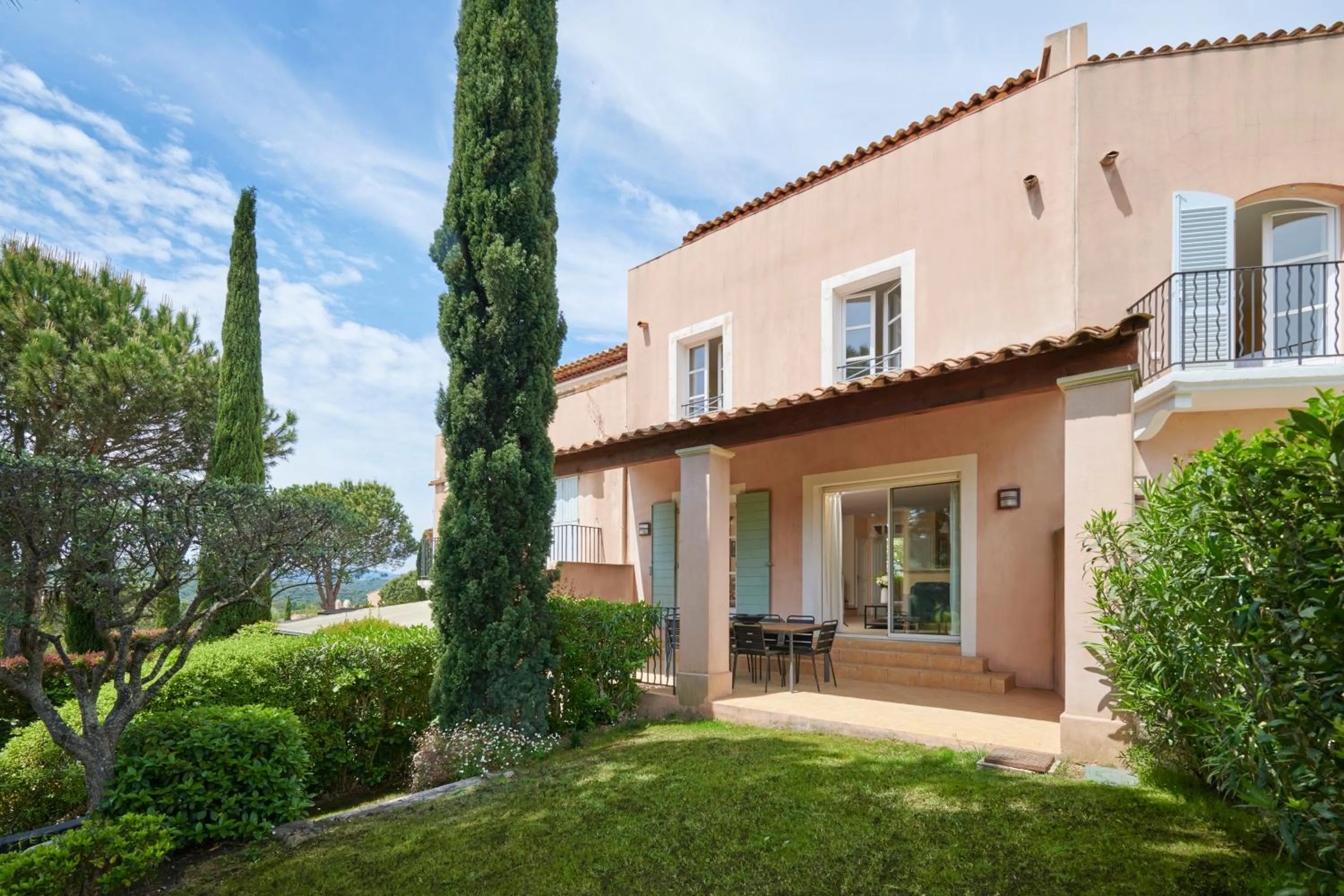 Garden in Saint-Tropez Golf Residences