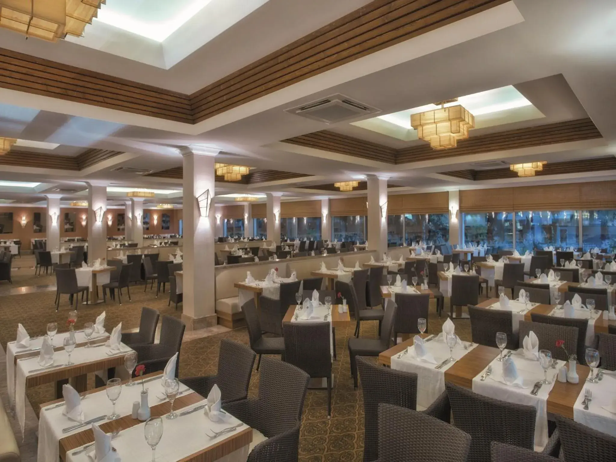 Banquet/Function facilities, Restaurant/Places to Eat in Akka Alinda Hotel