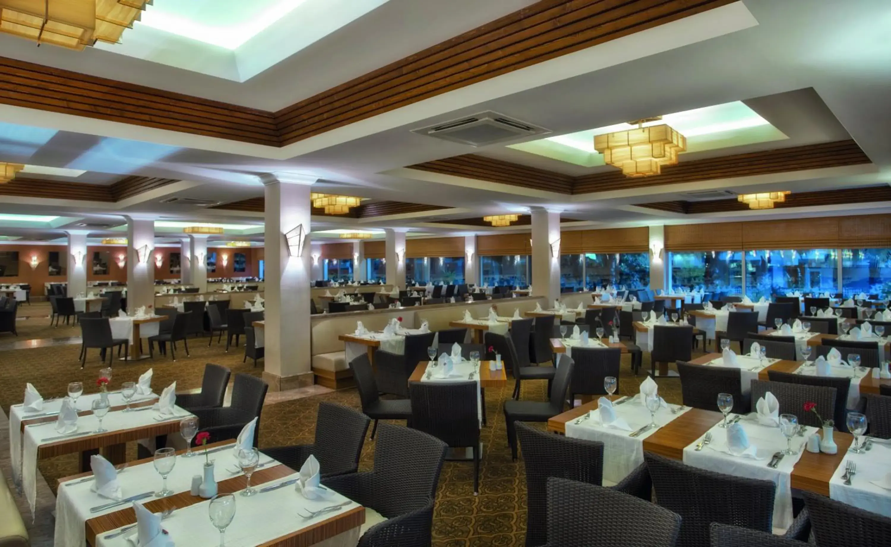 Restaurant/Places to Eat in Akka Alinda Hotel