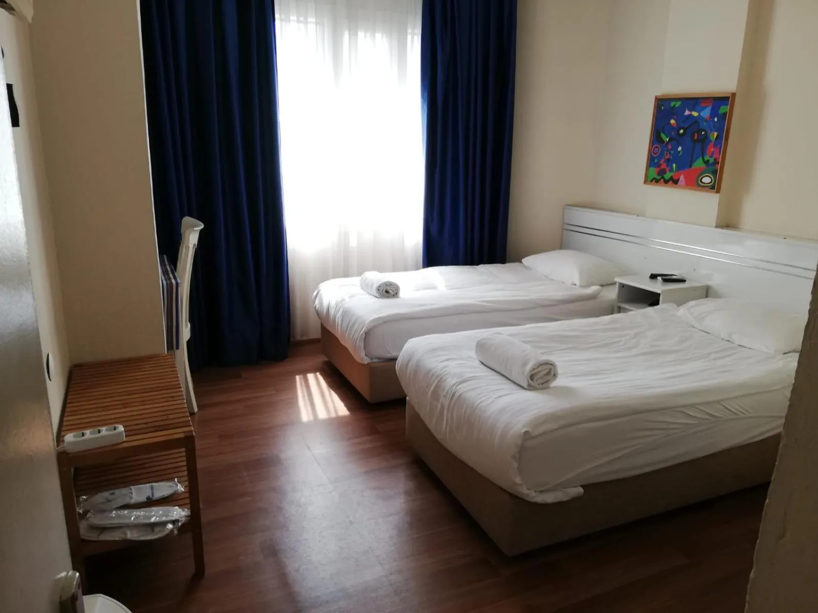 Photo of the whole room, Bed in Urkmez Hotel