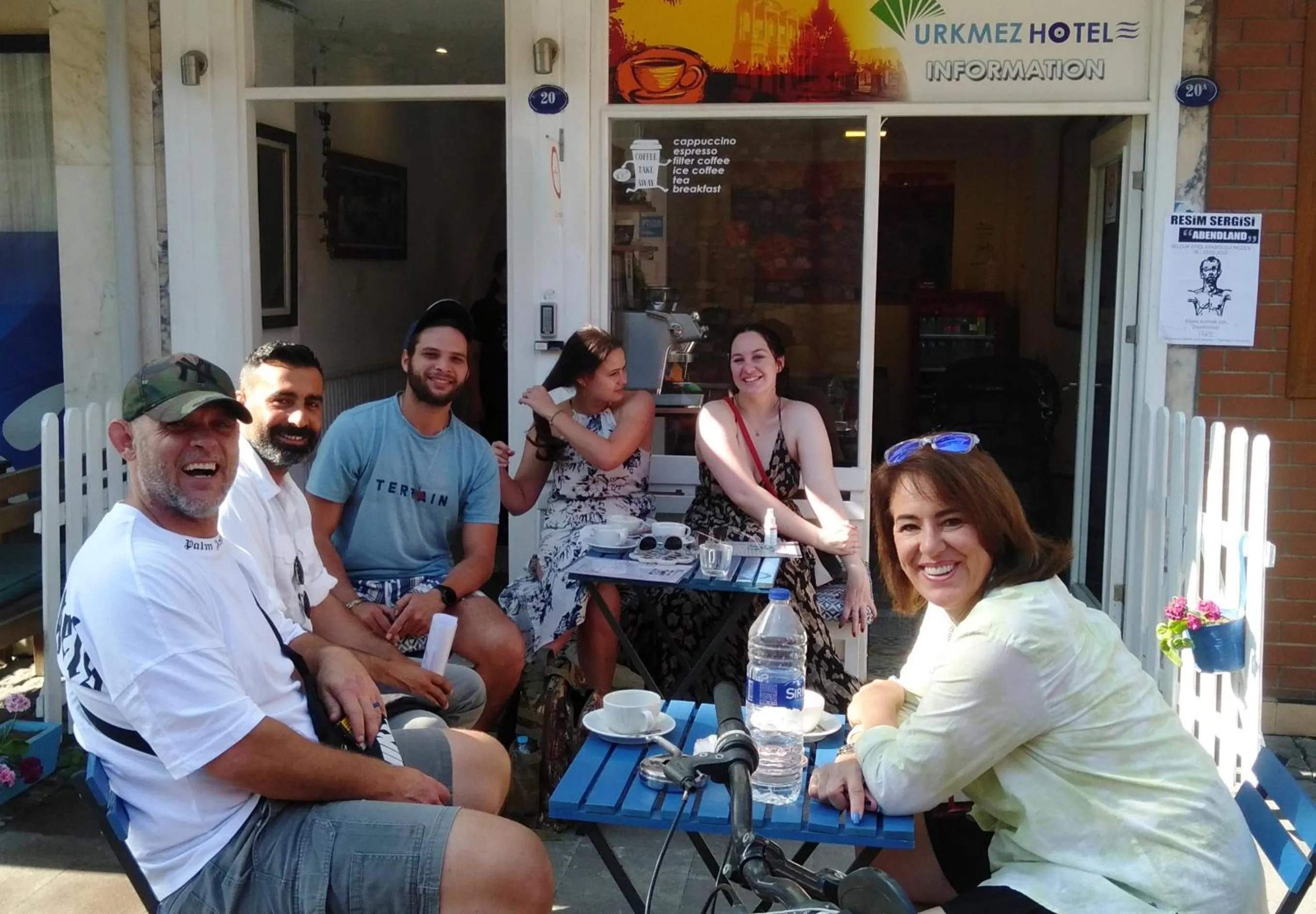 Coffee/tea facilities in Urkmez Hotel