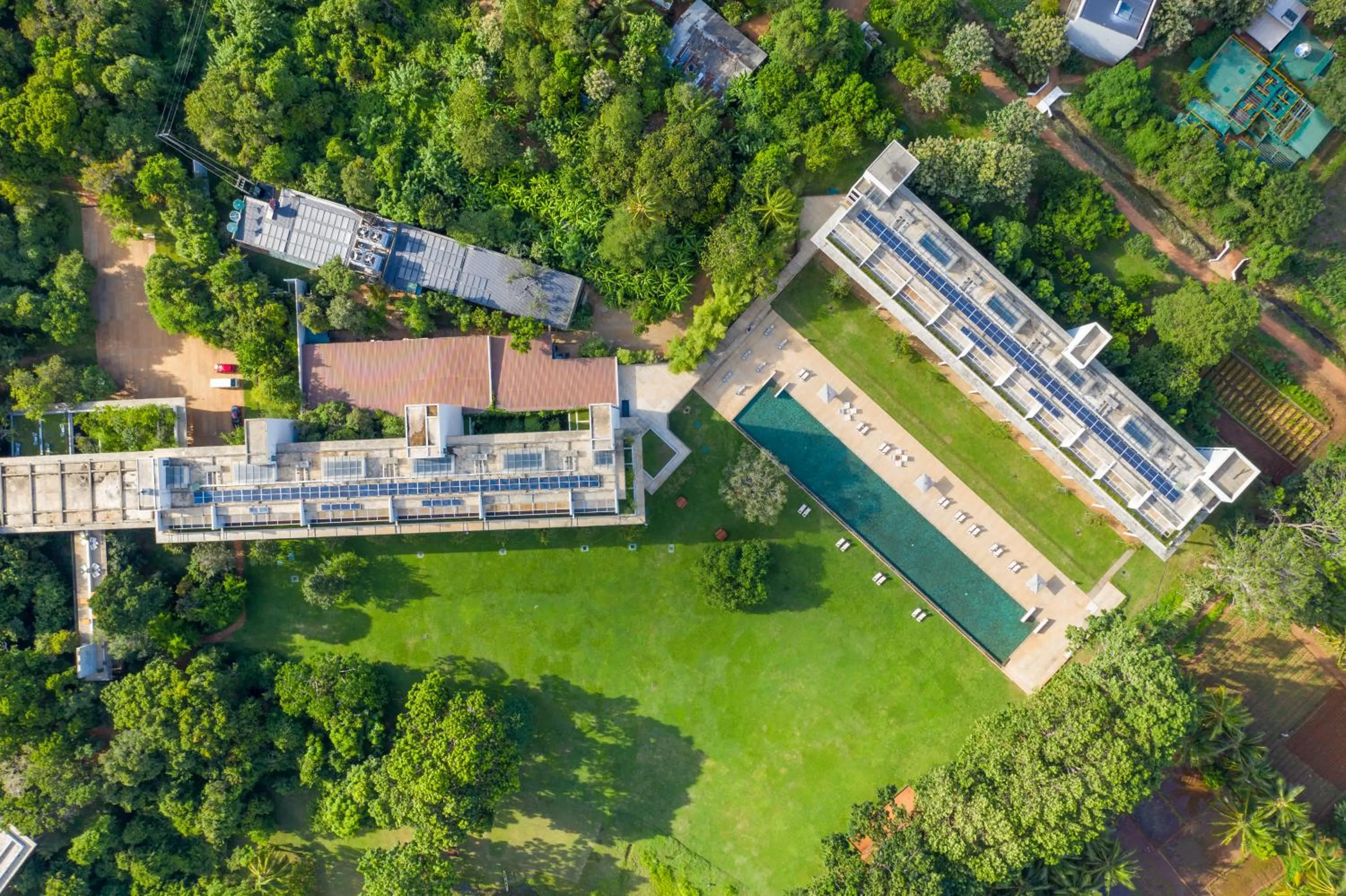 Garden view in Jetwing Lake