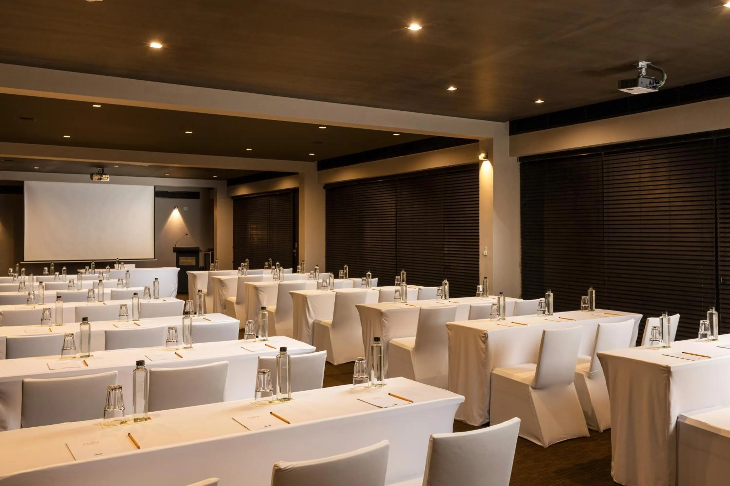 Banquet/Function facilities in Jetwing Lake