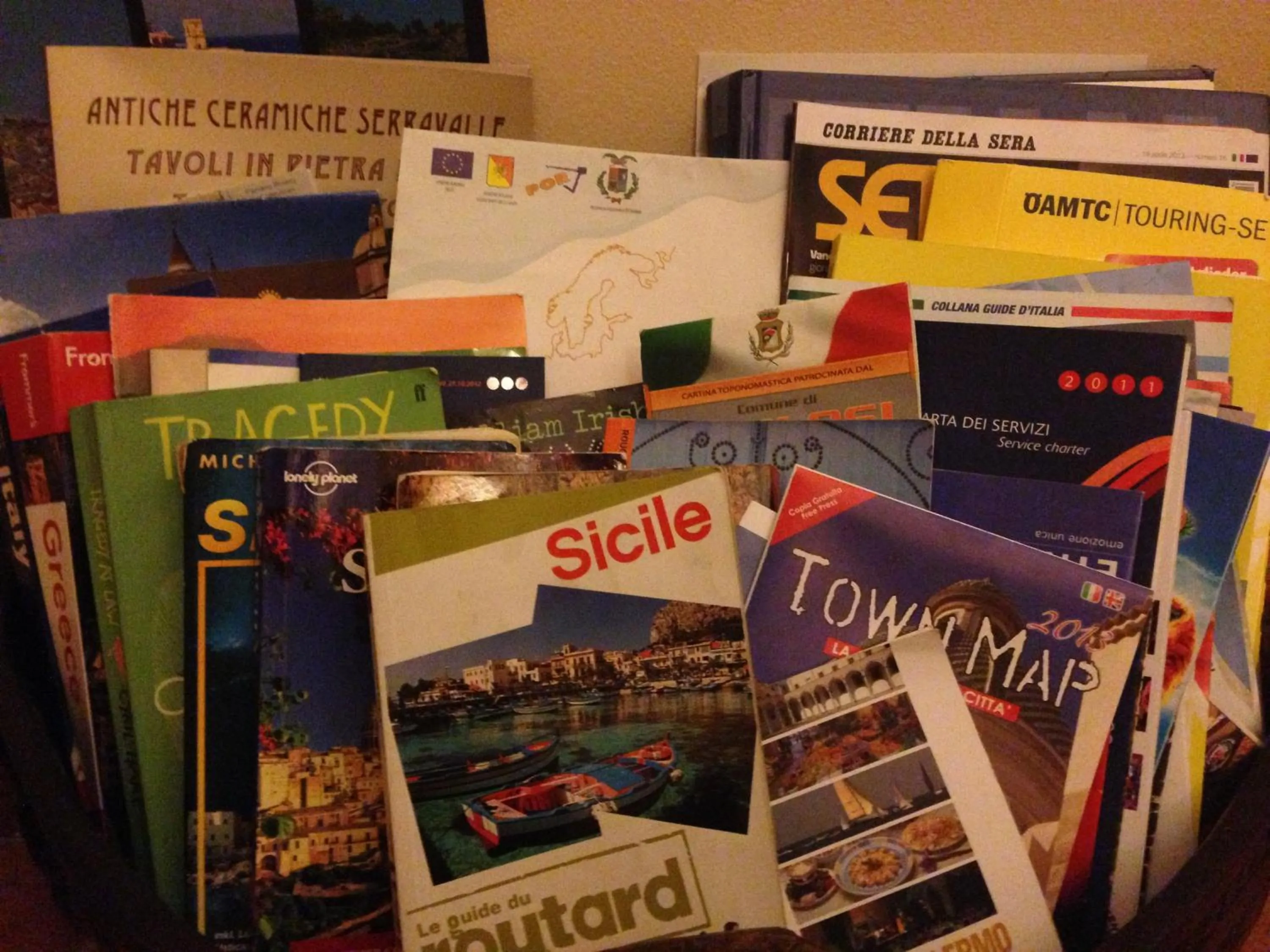 Library in B&B Cinisi Vacanze