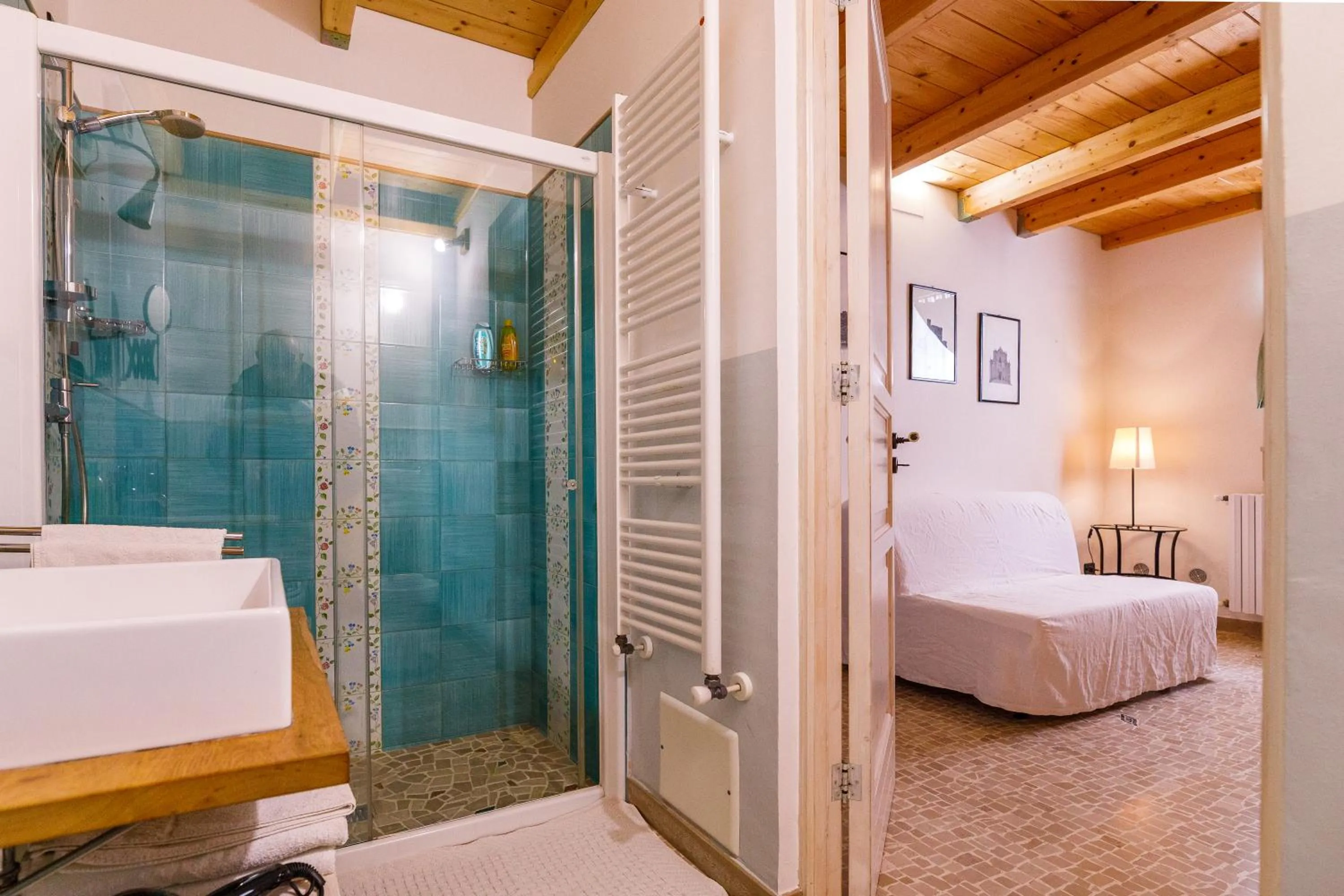 Shower, Bed in B&B Casa Probo