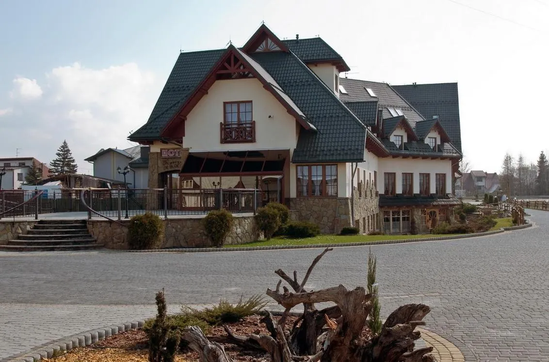 Facade/entrance in Skalny Dworek