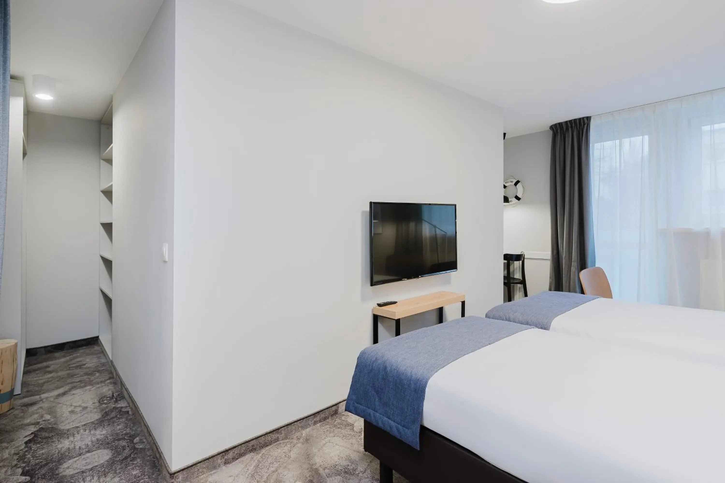 Property building, Bed in Halo Hel Property building, Bed in Halo Hel