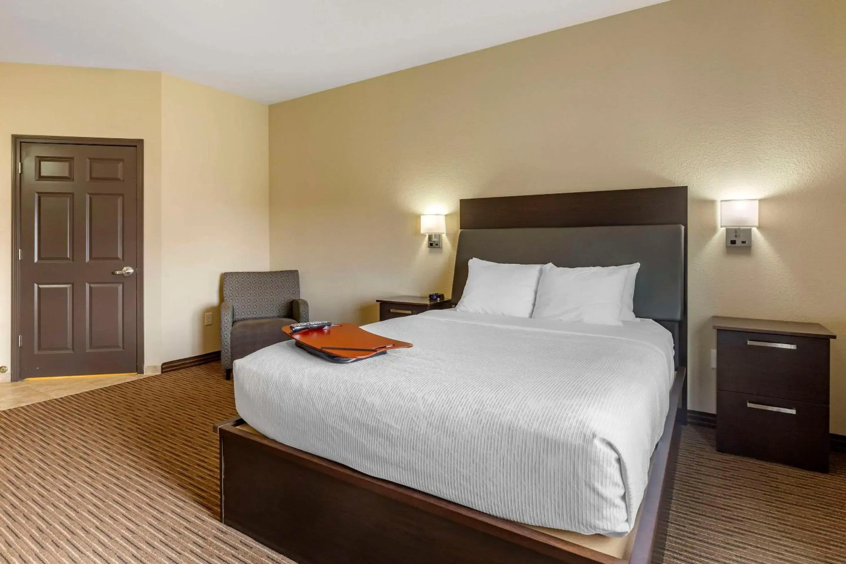 Bedroom, Bed in Quality Inn & Suites Bedroom, Bed in Quality Inn & Suites