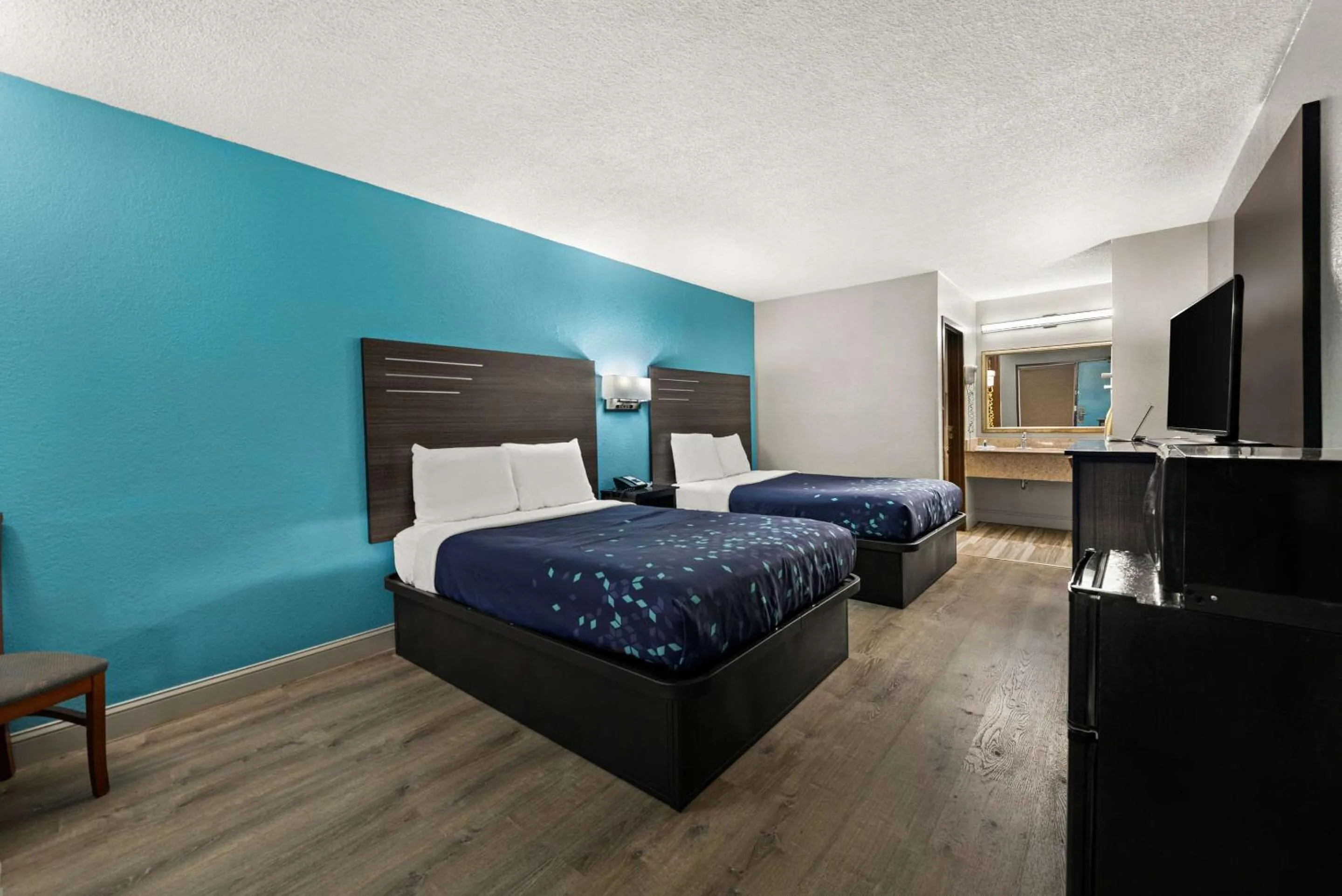 Bedroom, Bed in Rodeway Inn Richmond