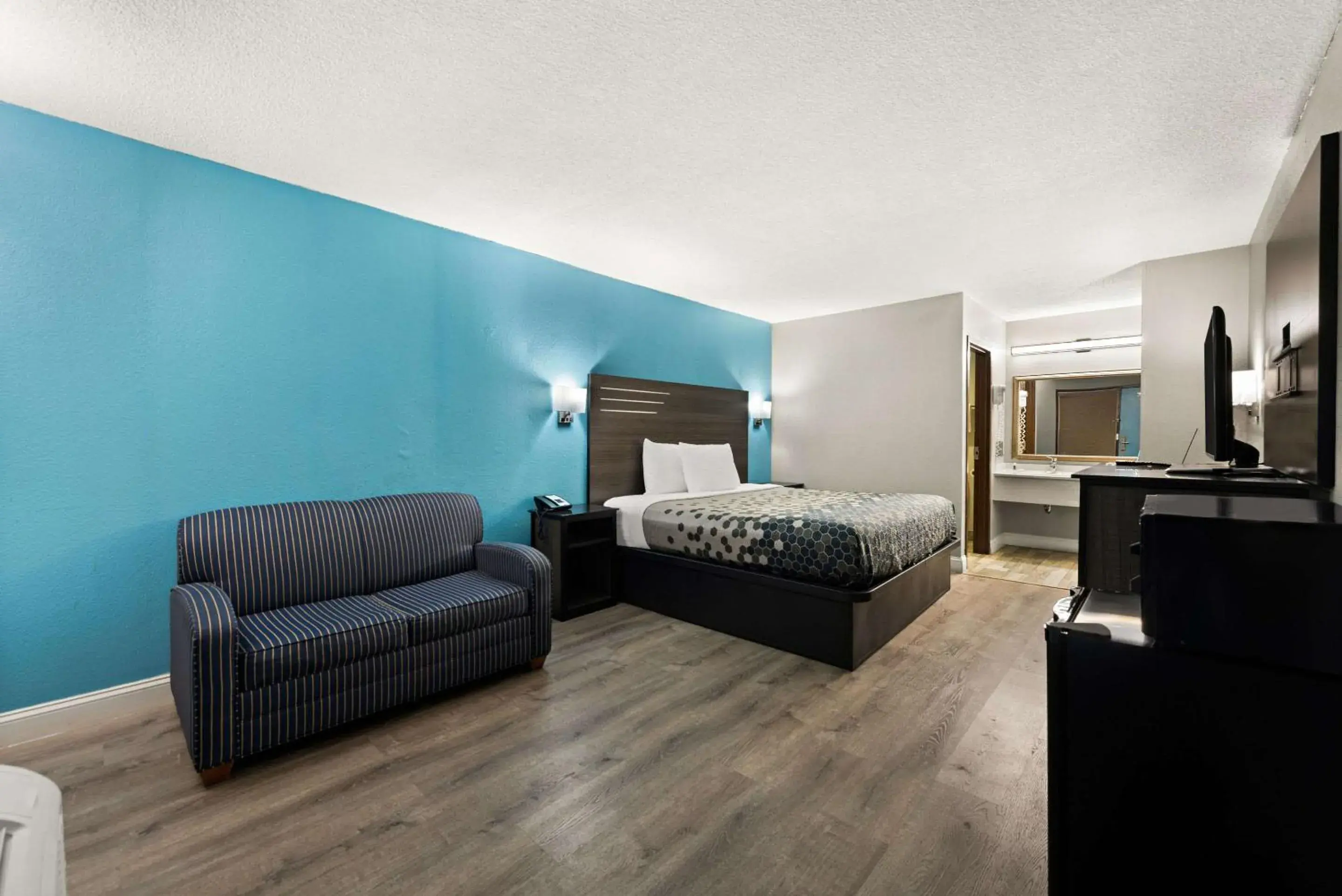 Bedroom, Bed in Rodeway Inn Richmond Bedroom, Bed in Rodeway Inn Richmond