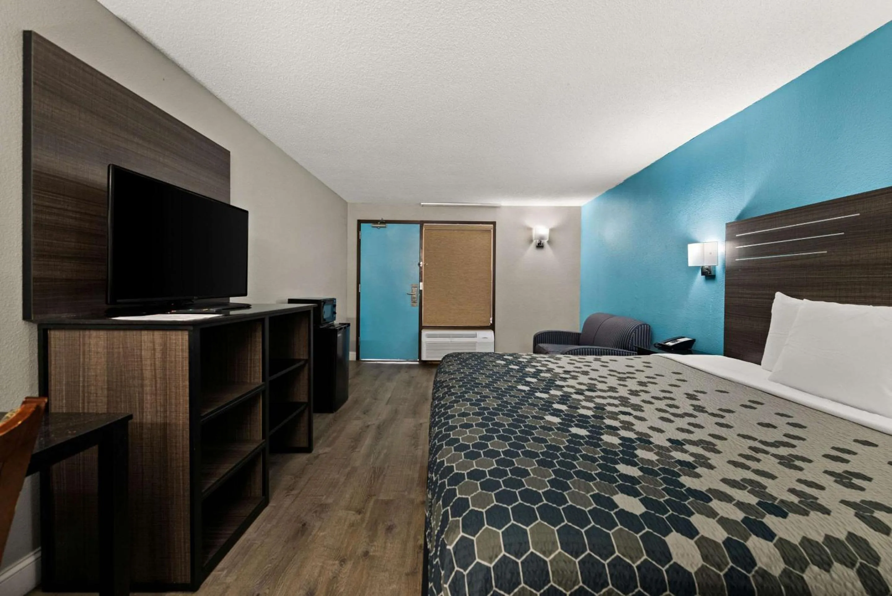 Bedroom, Bed in Rodeway Inn Richmond