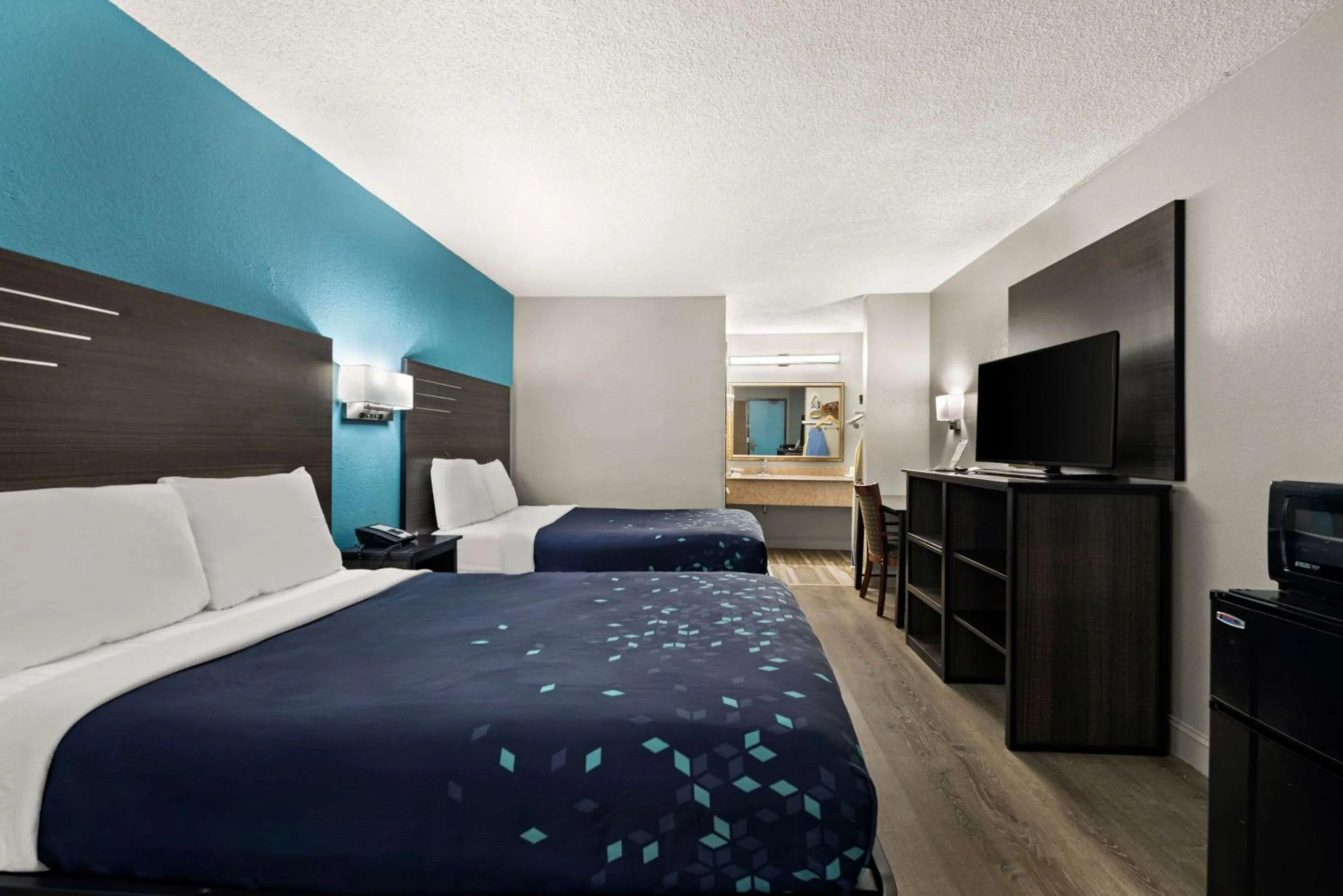 Bedroom, Bed in Rodeway Inn Richmond