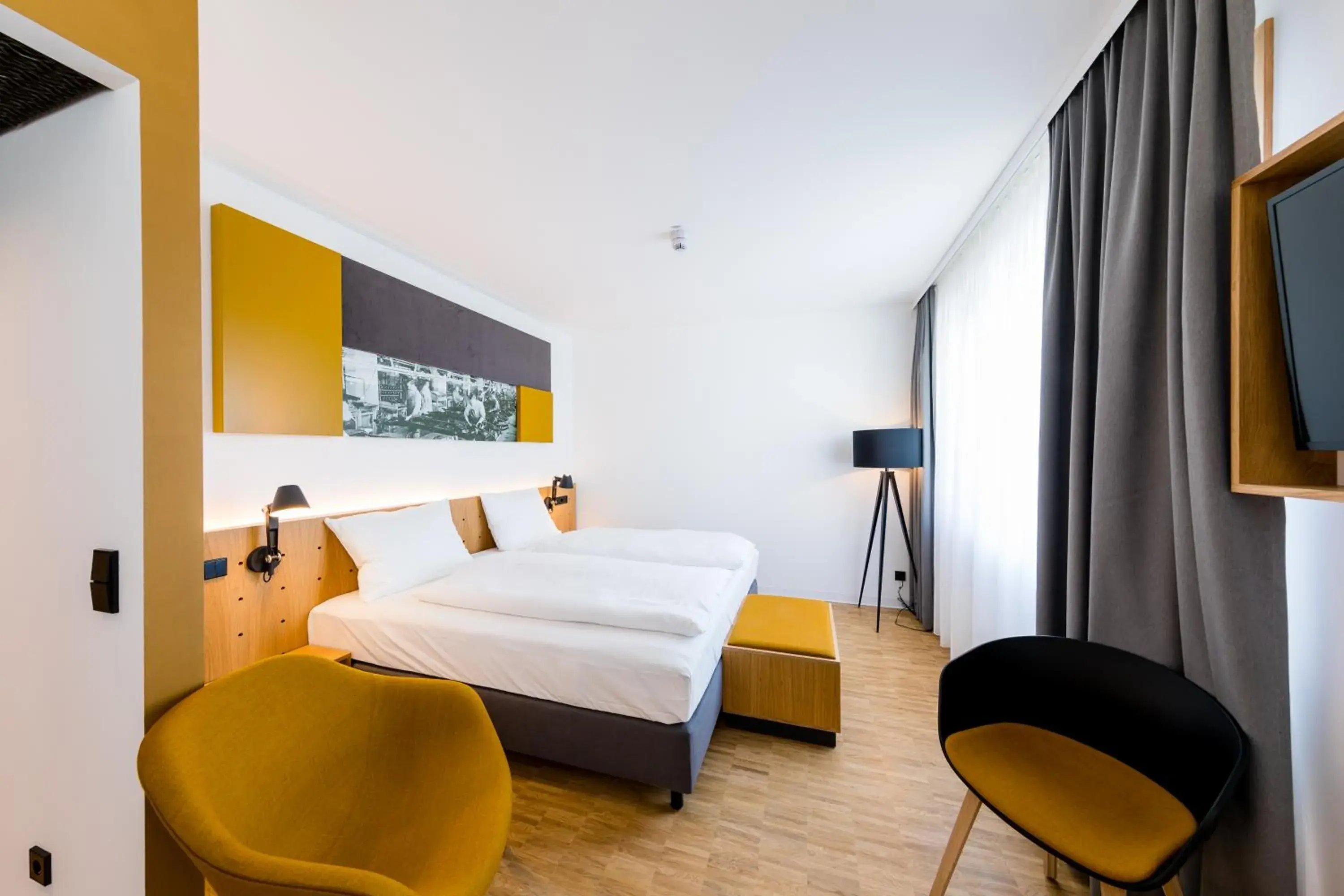 Photo of the whole room, Bed in mk | hotel rüsselsheim Photo of the whole room, Bed in mk | hotel rüsselsheim