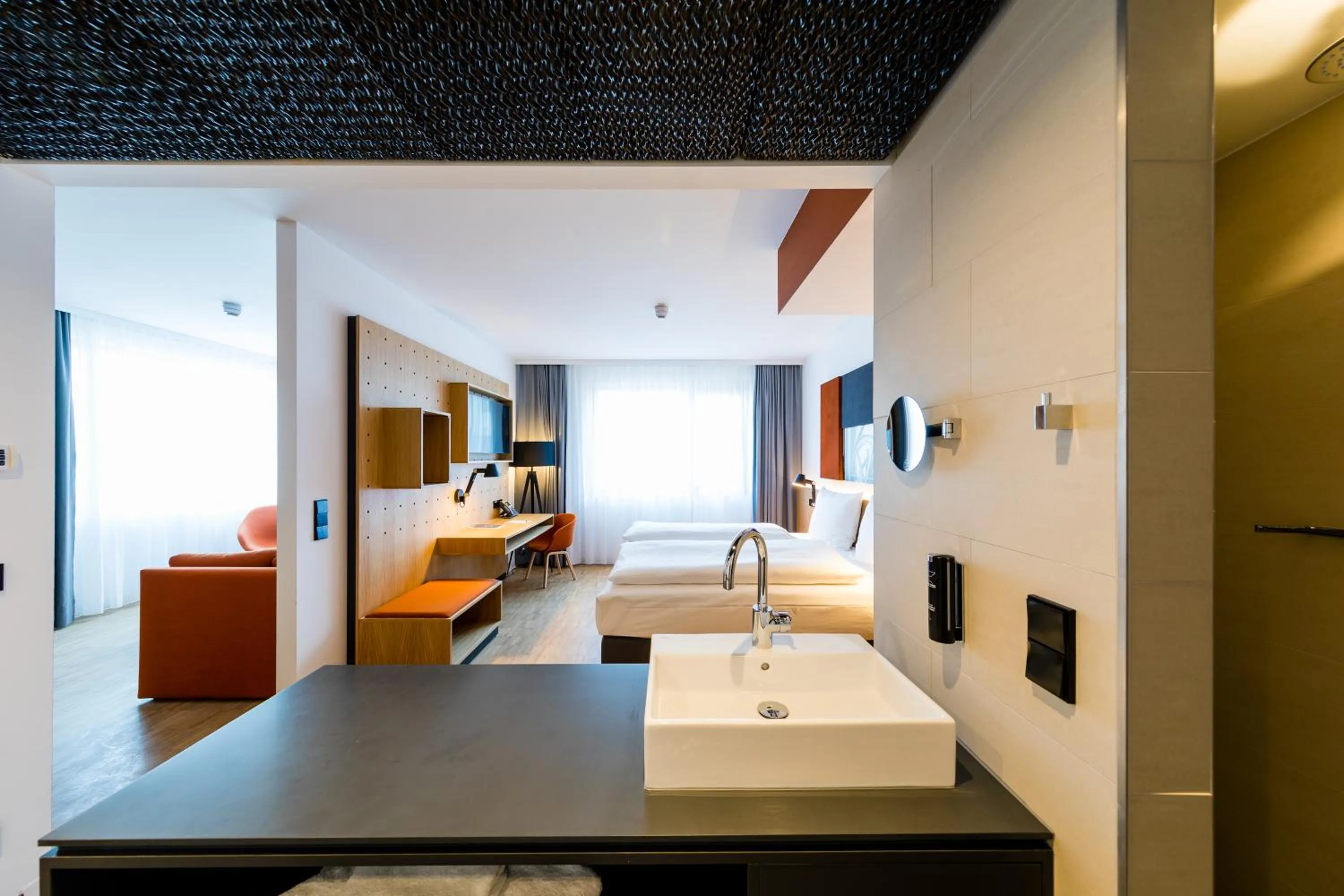 Bathroom, Bed in mk | hotel rüsselsheim