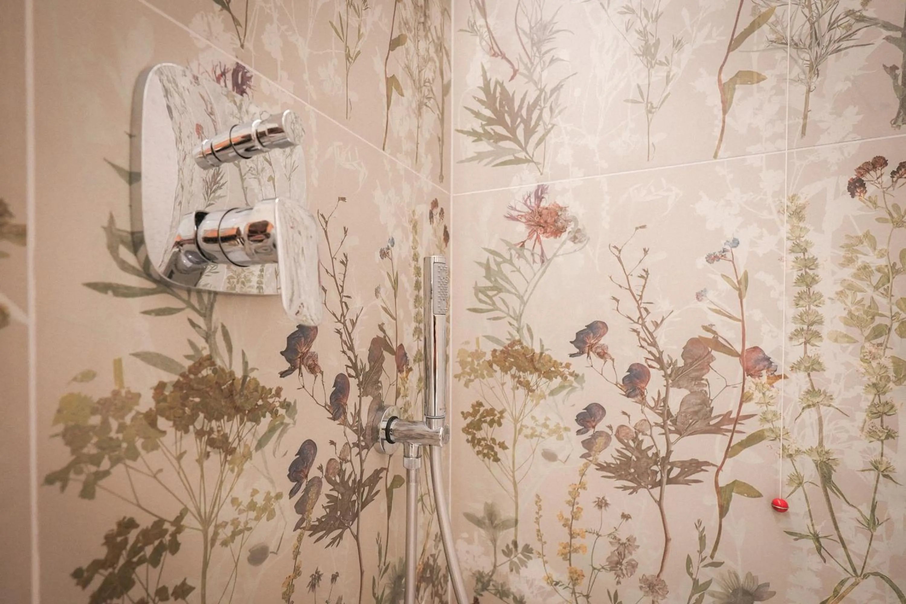 Shower in Olimpionico Hotel