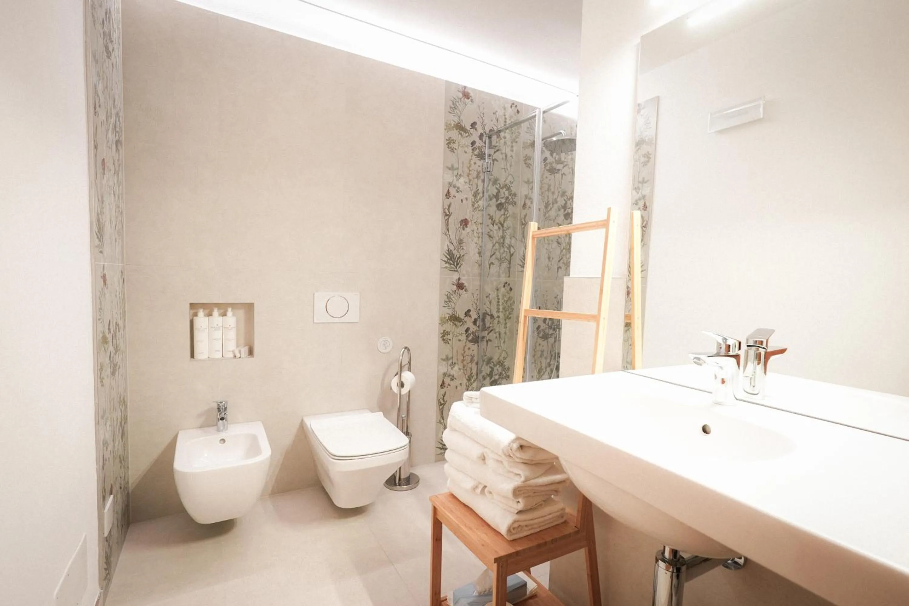 Toilet in Olimpionico Hotel