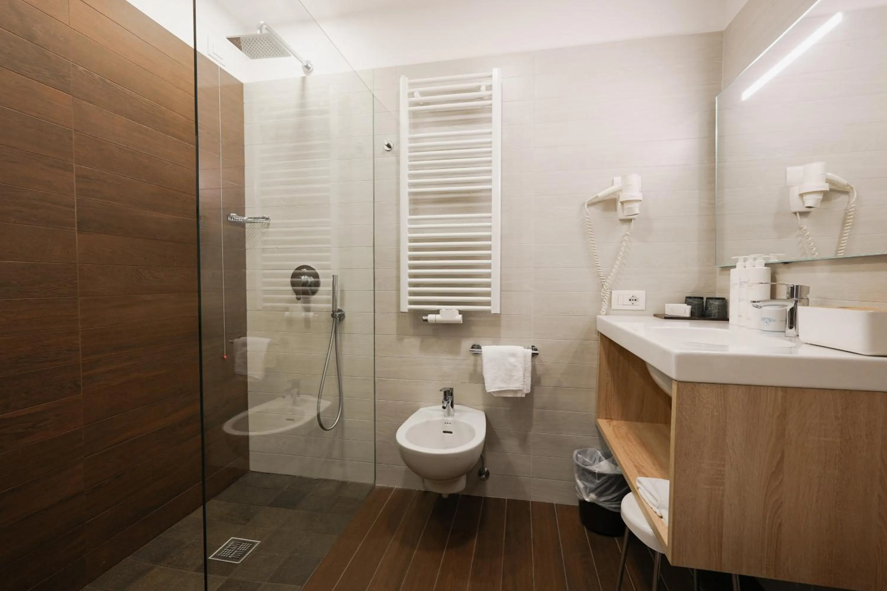 Shower in Olimpionico Hotel