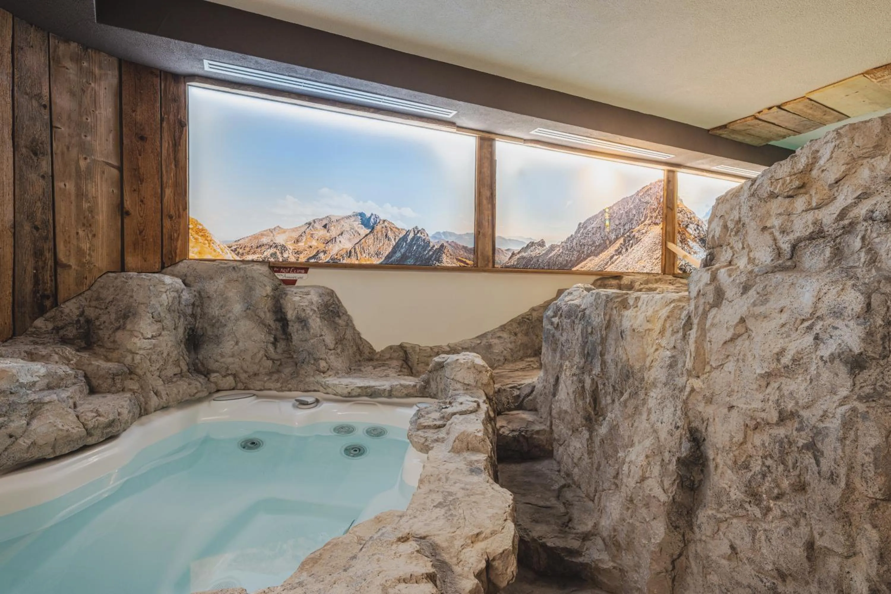 Hot Tub in Hotel Bellavista