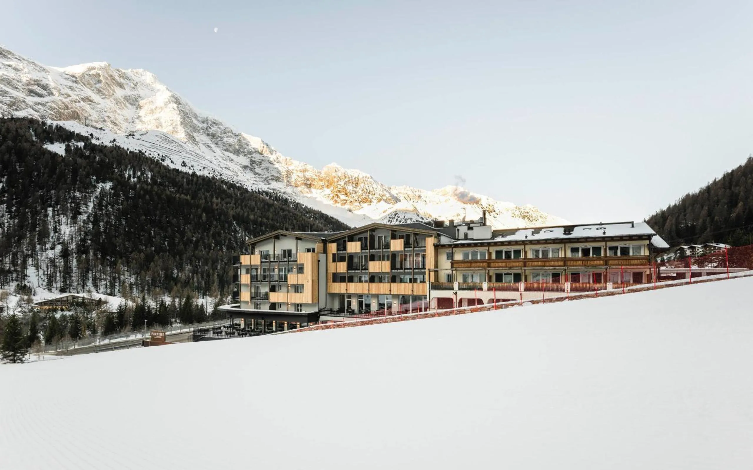 Property building in MyPARADIES