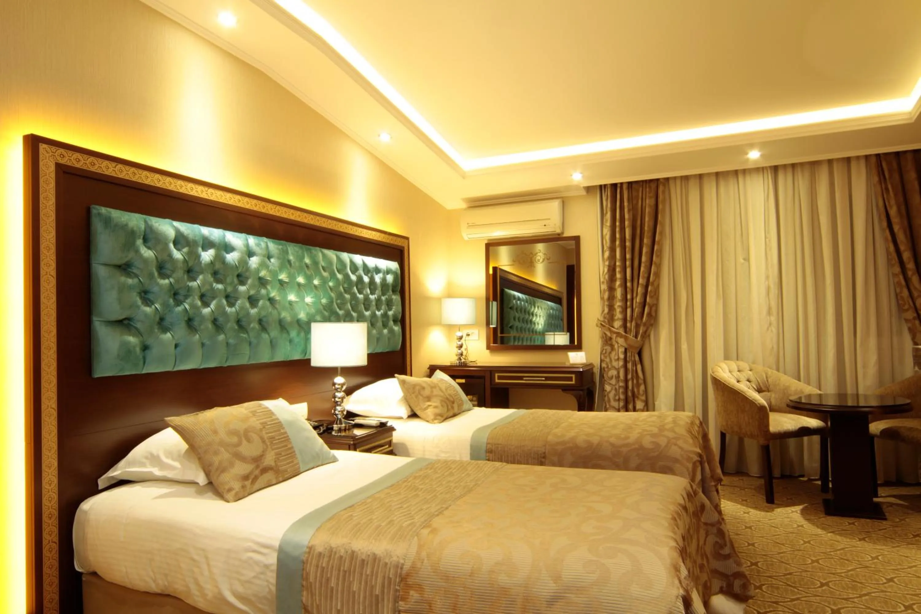 Photo of the whole room, Bed in The Parma Hotel Downtown