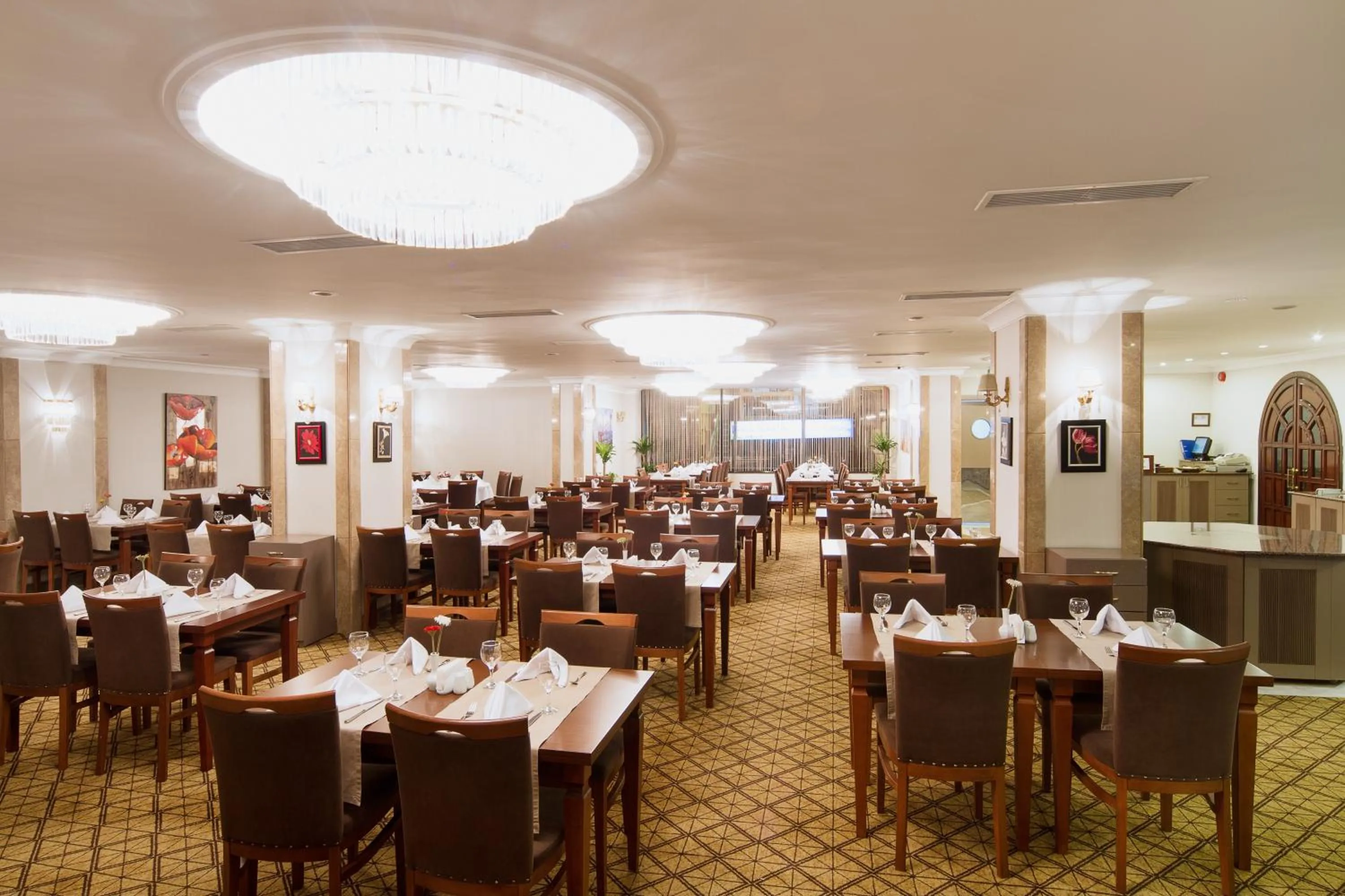 Restaurant/places to eat in The Parma Hotel Downtown