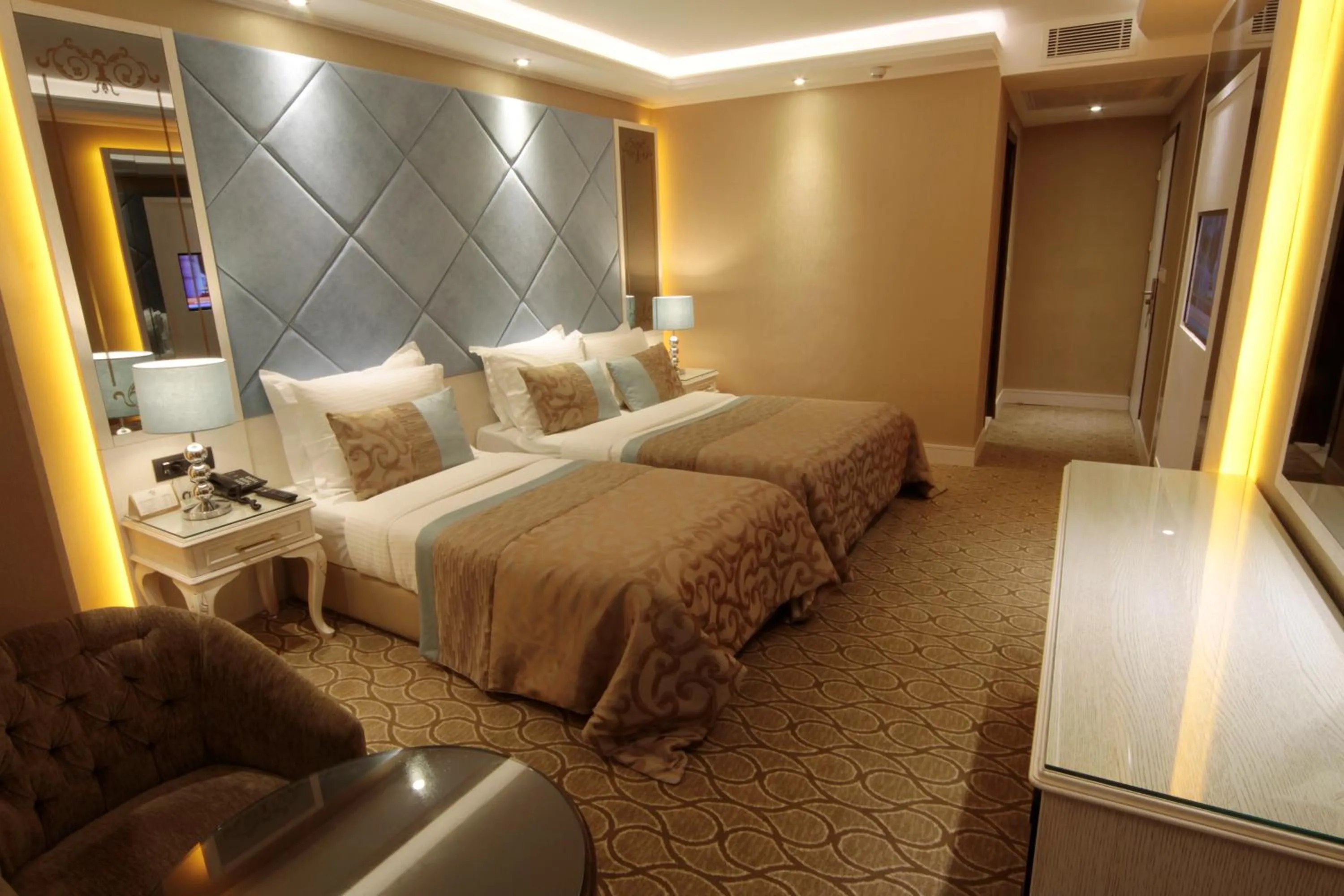 Photo of the whole room, Bed in The Parma Hotel Downtown