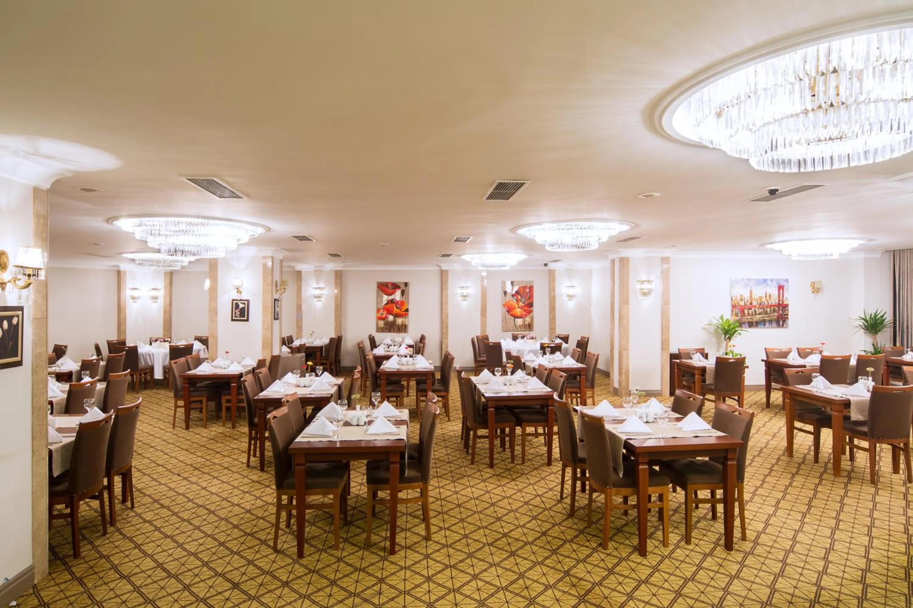 Restaurant/places to eat in The Parma Hotel Downtown