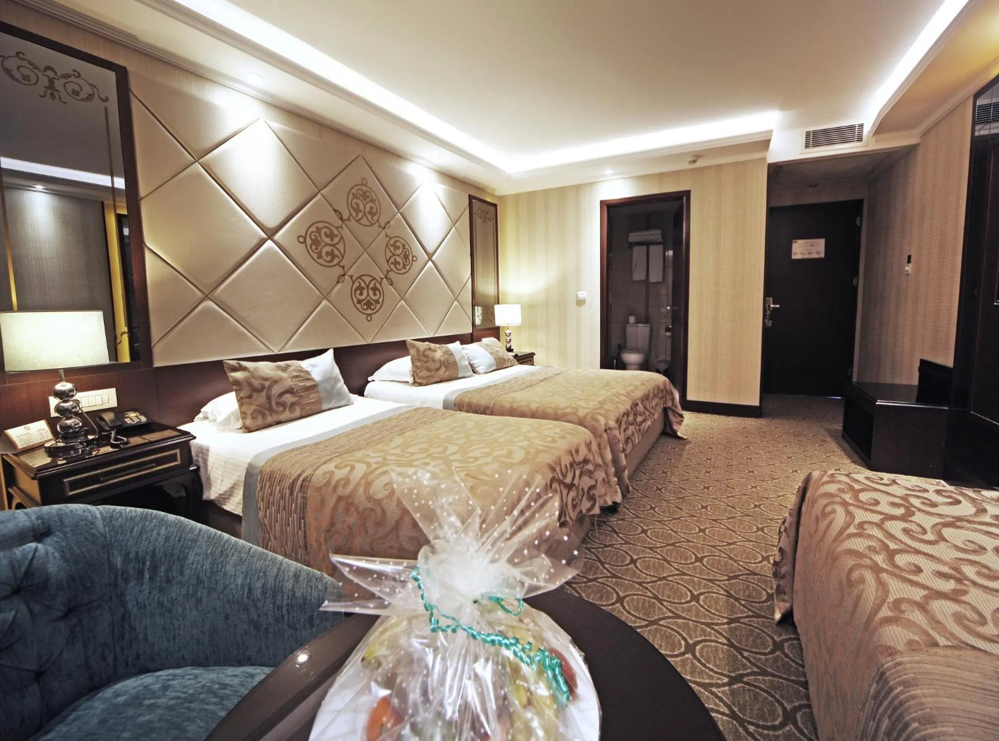 Family, Bed in The Parma Hotel Downtown