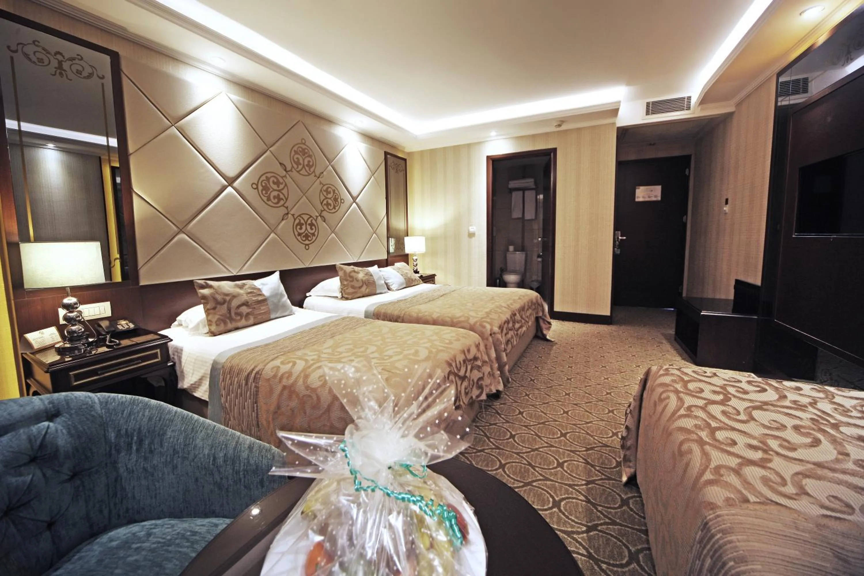 Photo of the whole room, Bed in The Parma Hotel Downtown