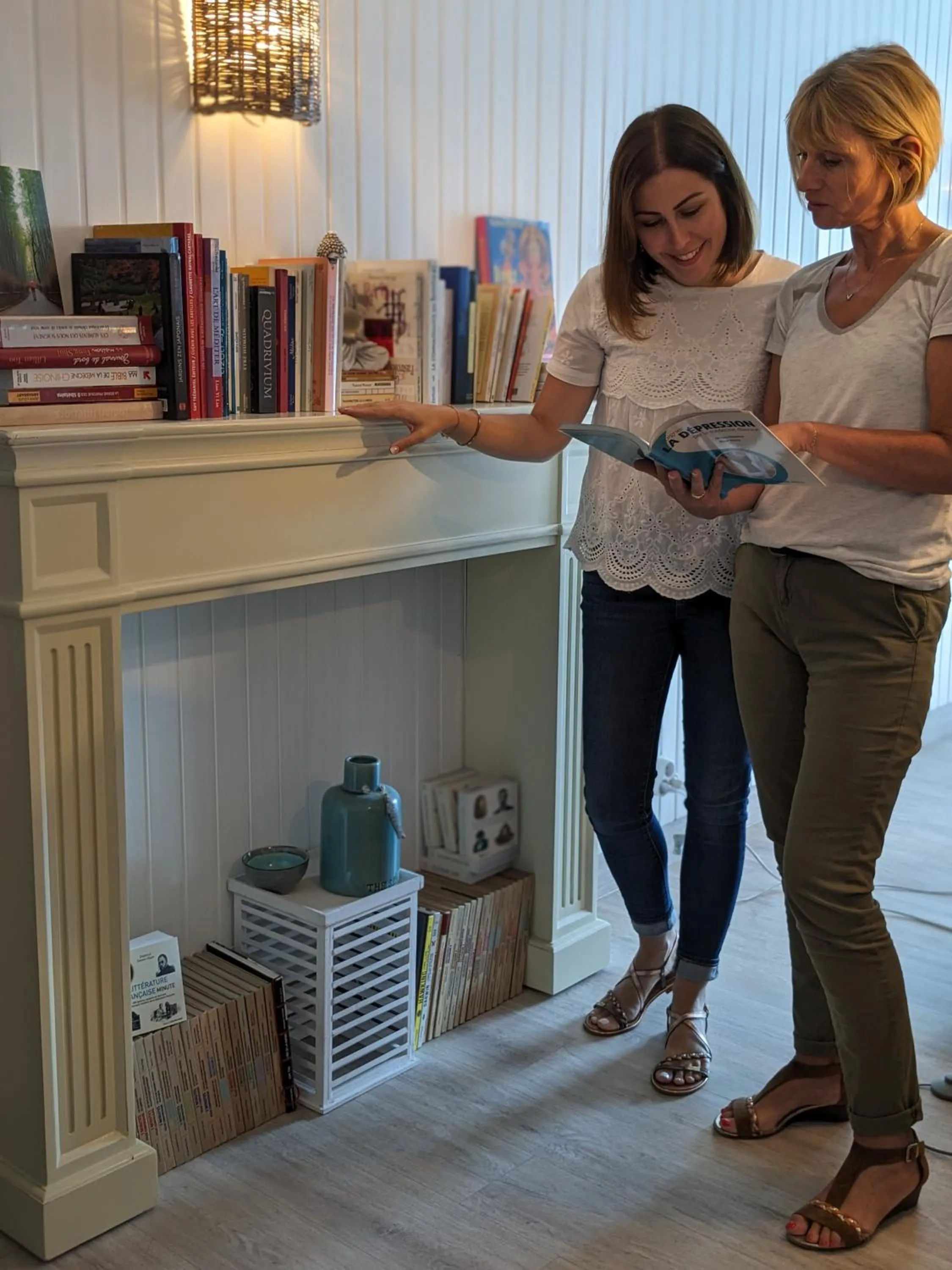 Library in Fuzei Hôtel Lorient-Lanester