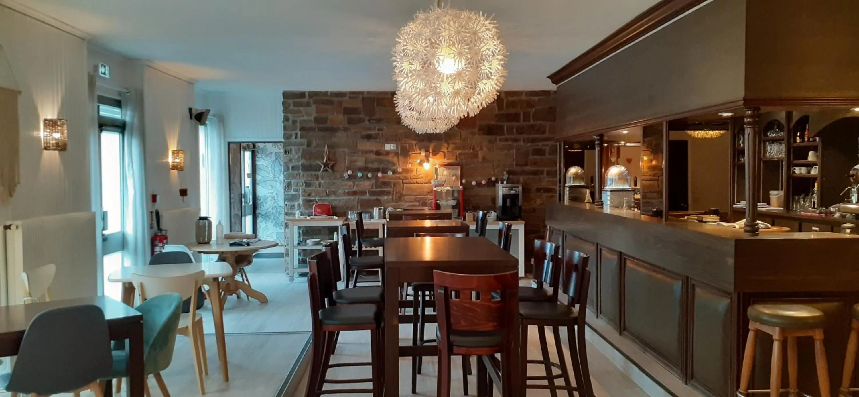 Dining area in Fuzei Hôtel Lorient-Lanester