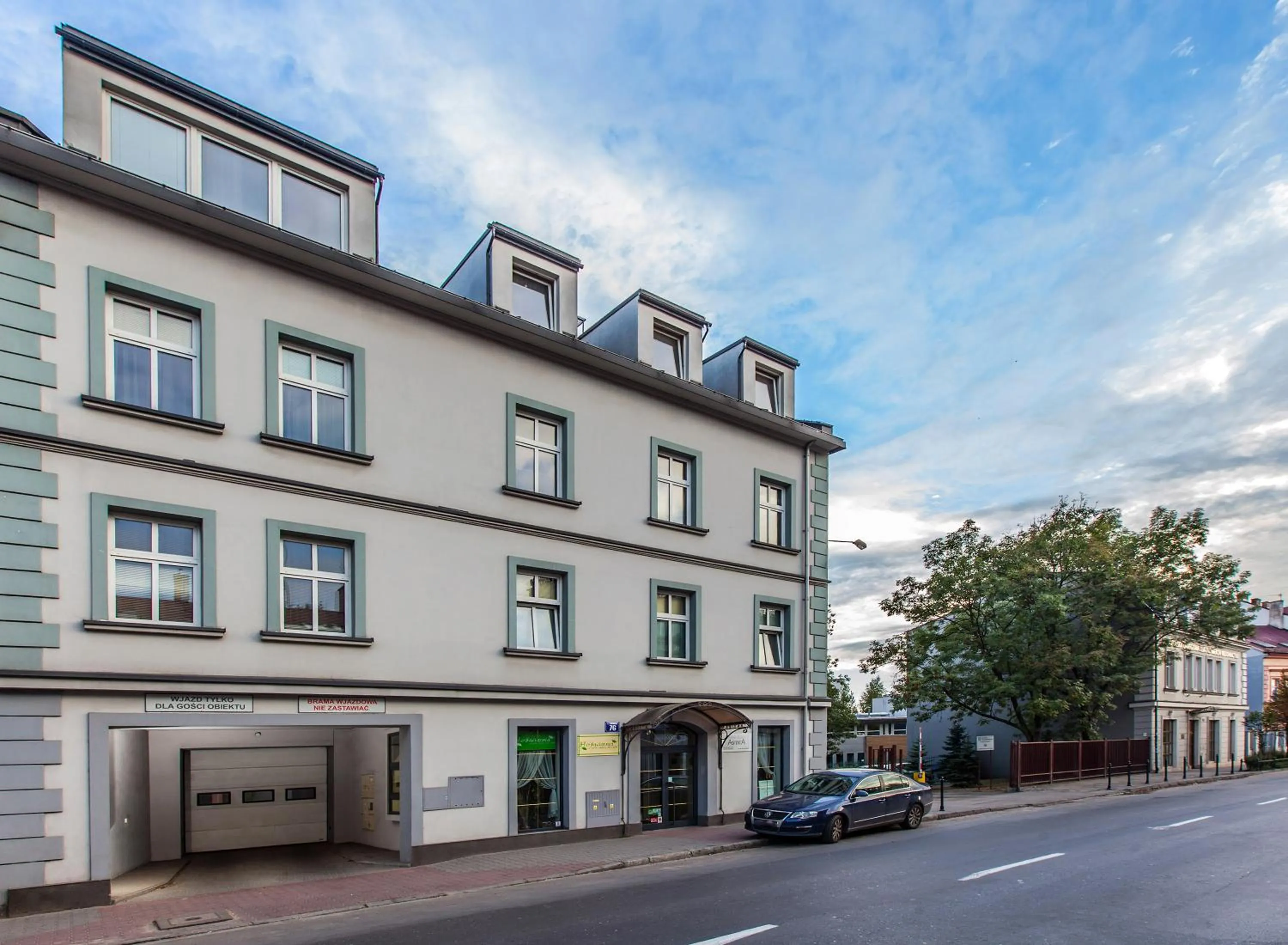 Facade/entrance in Antica Residence