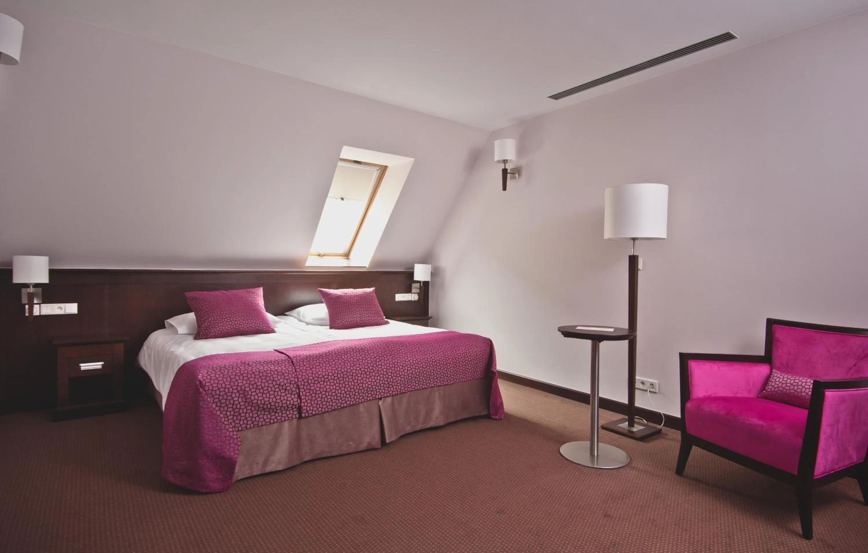 Photo of the whole room, Bed in Wieniawa