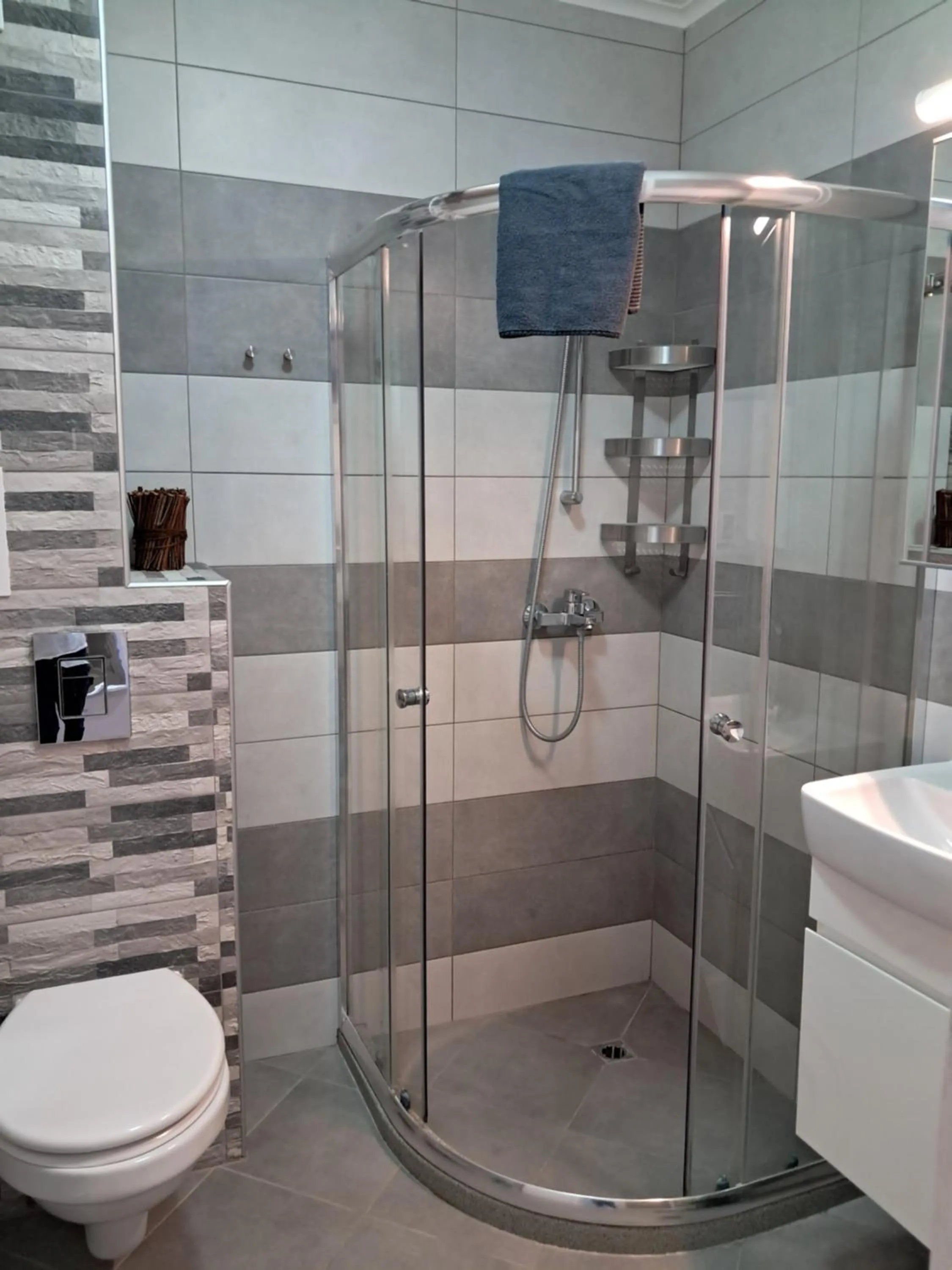 Shower in Apart Hotel Iglika