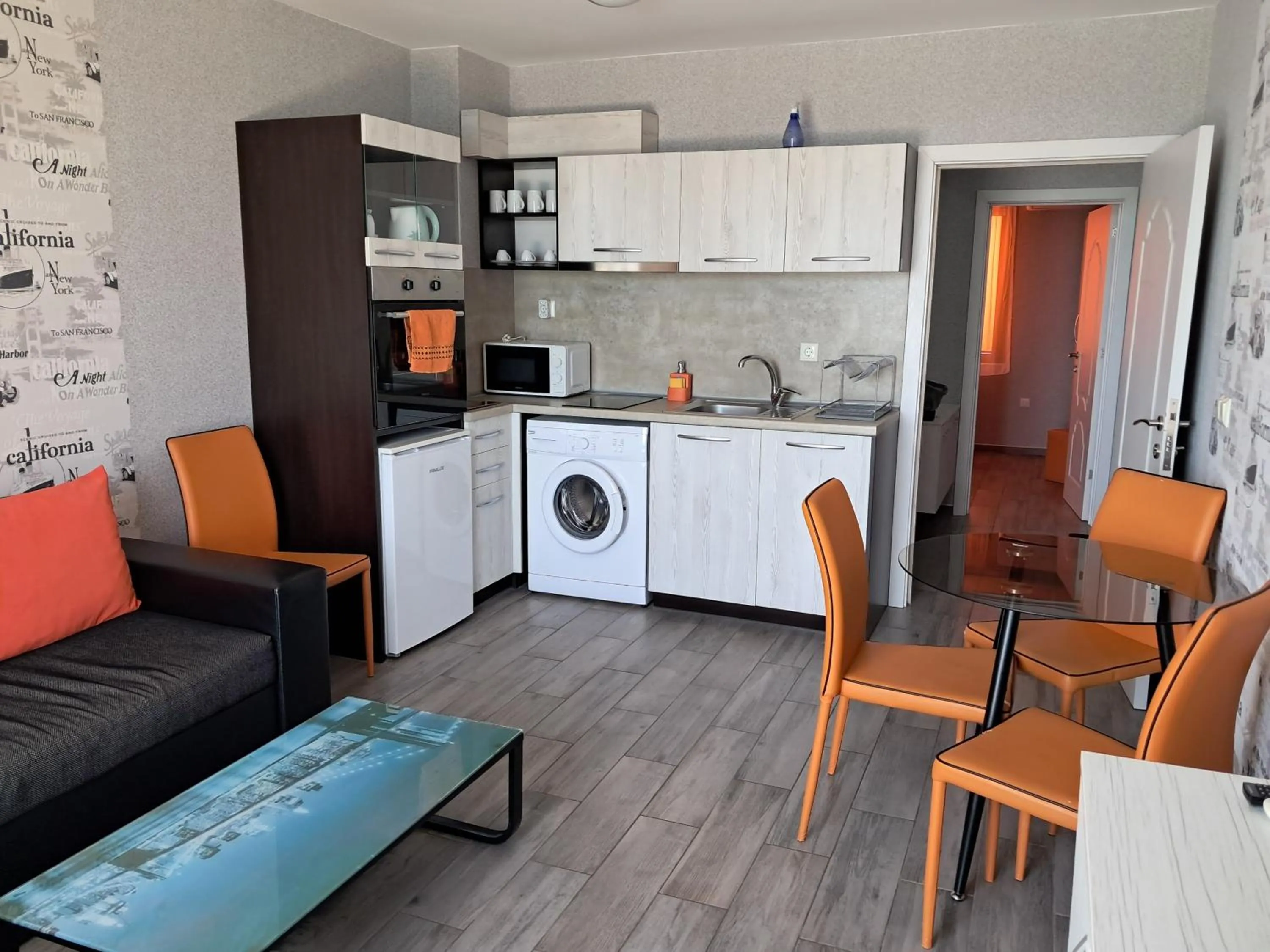 Kitchen or kitchenette in Apart Hotel Iglika