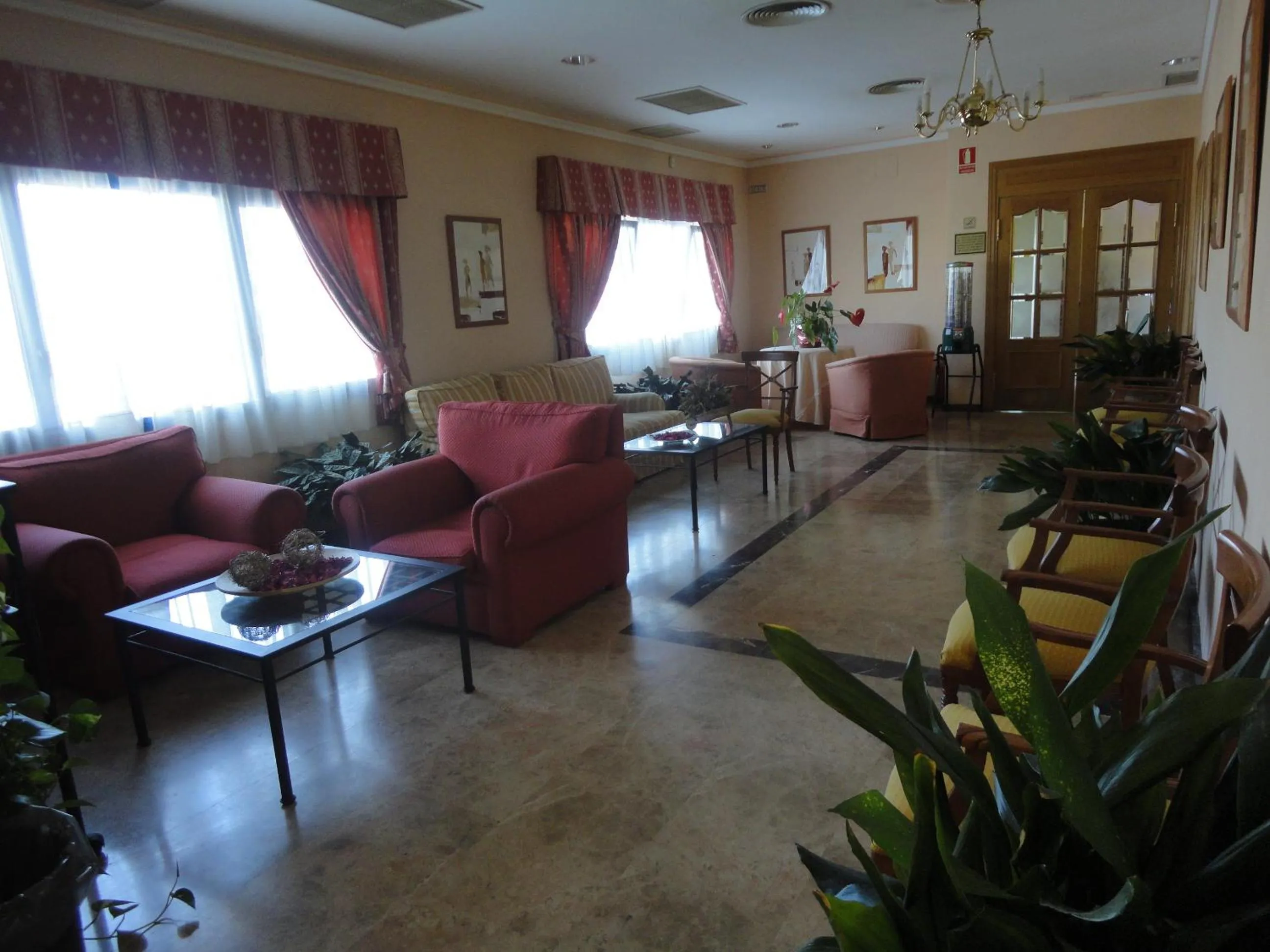 Communal lounge/ TV room in Hotel Mirador