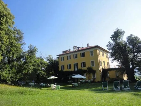 Property building in Hotel Villa Simplicitas