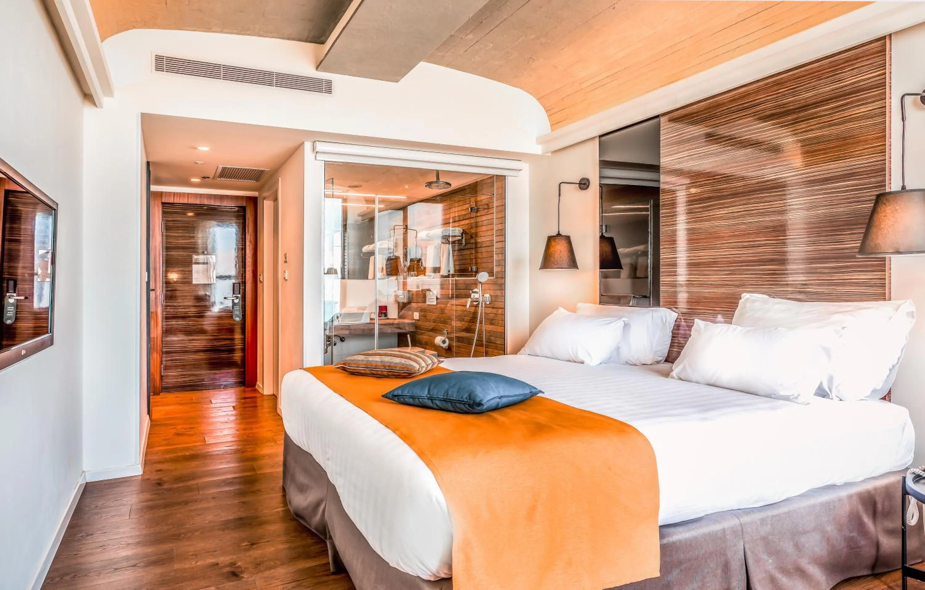 Bathroom, Bed in Nof Hotel