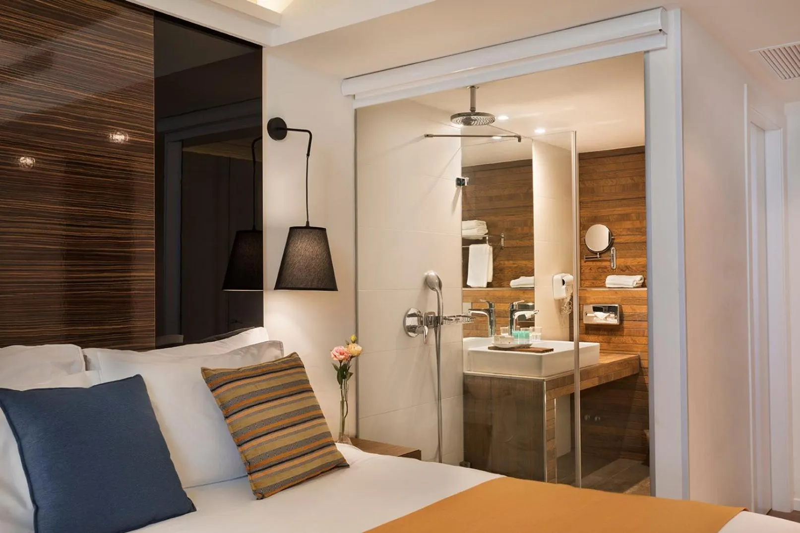 Bathroom, Bed in Nof Hotel