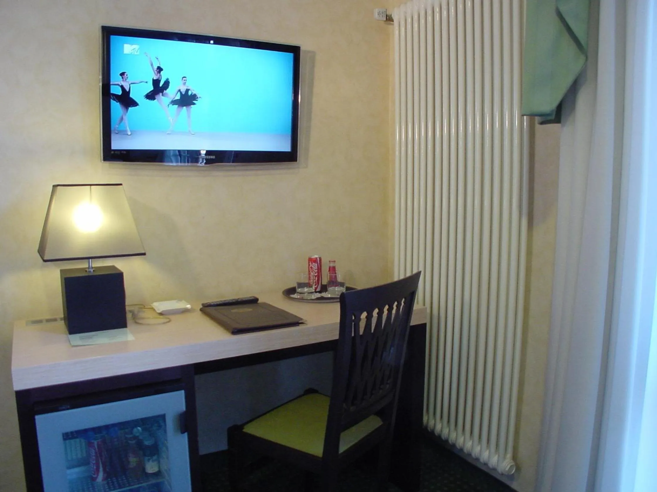 TV and multimedia in Hotel Don Abbondio