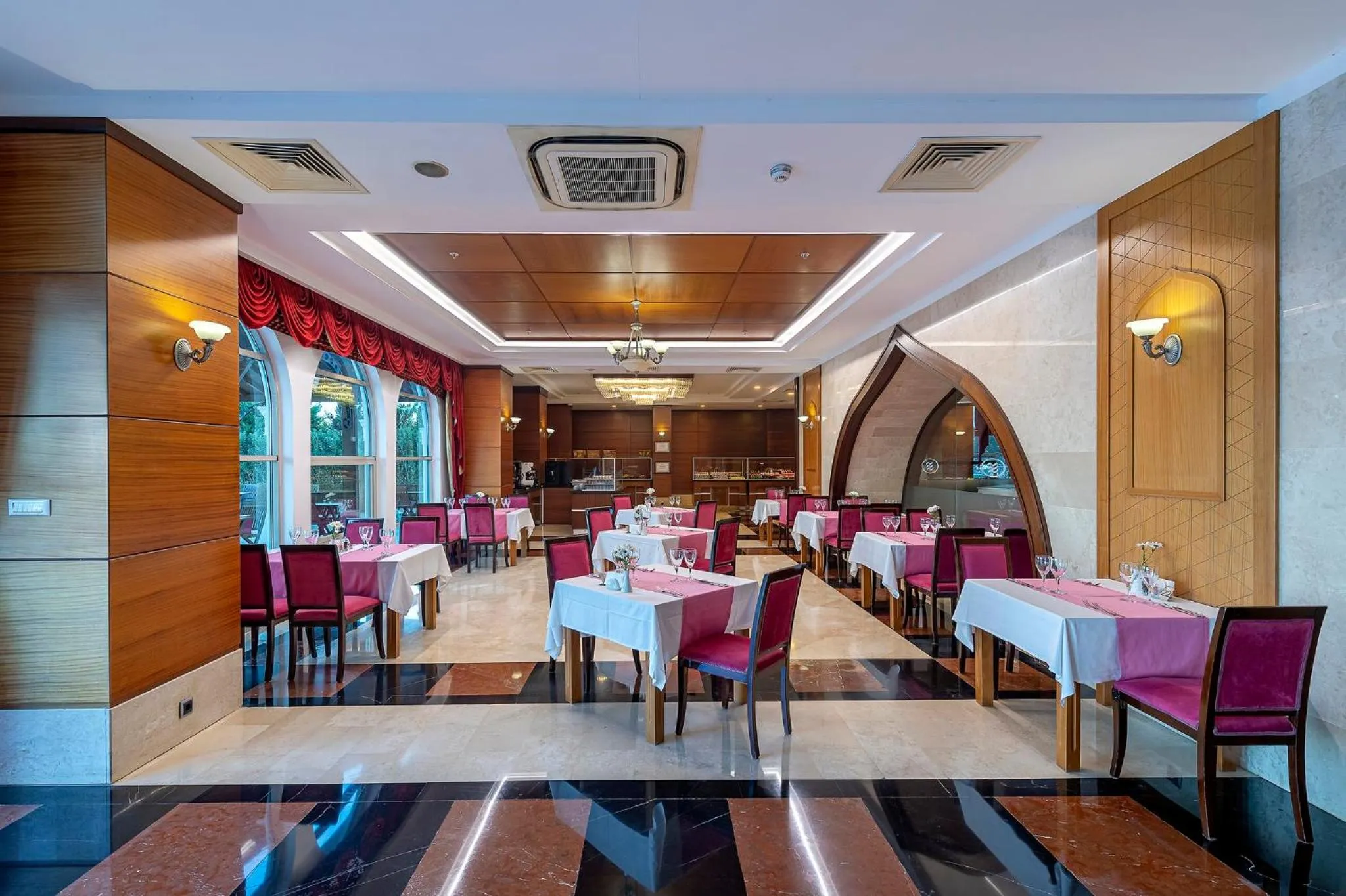 Restaurant/places to eat in Crowne Plaza Antalya by IHG